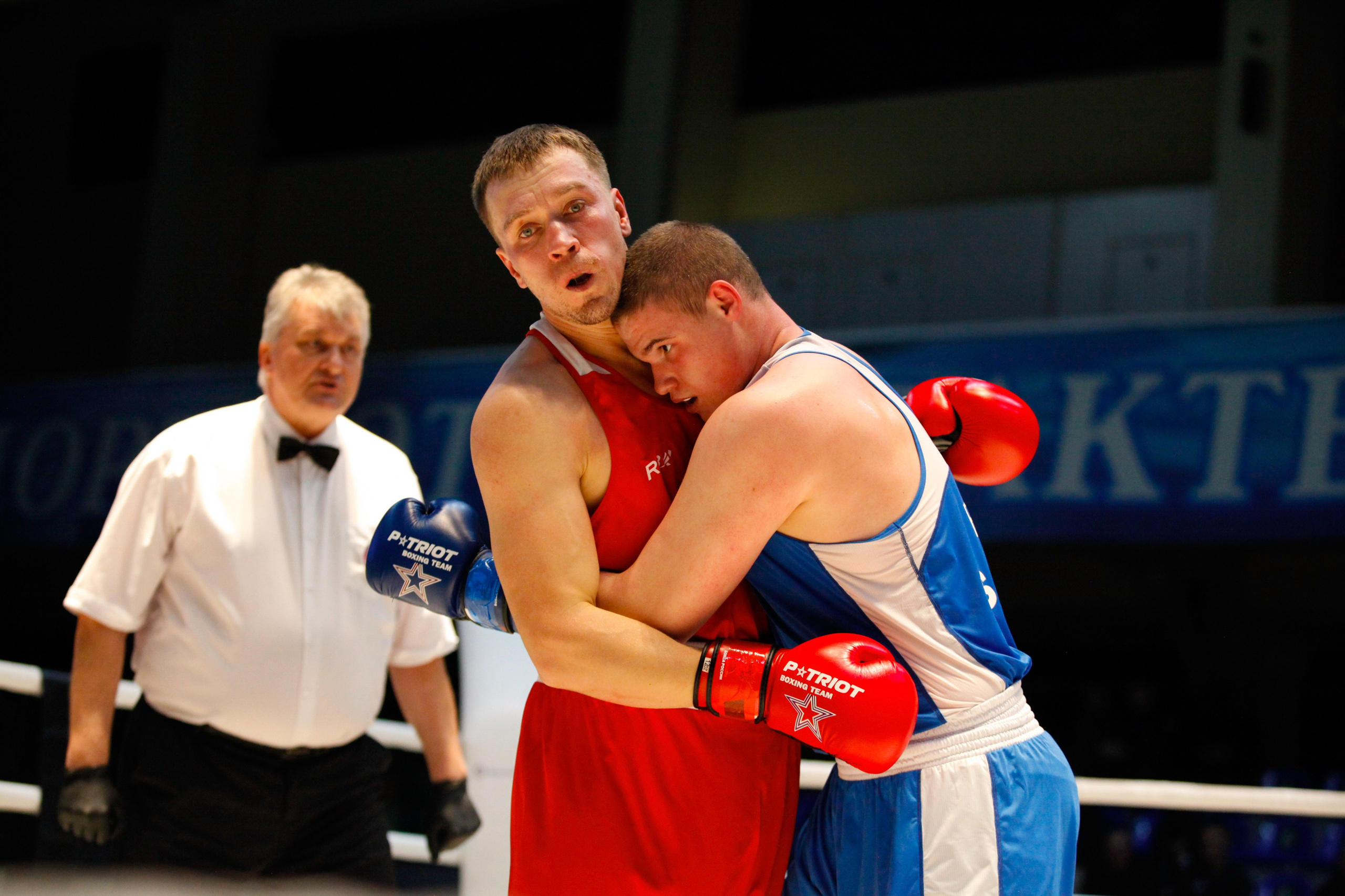 БОКС. Фото. Спортивный фотограф, трансляция, звук и свет в Новосибирске