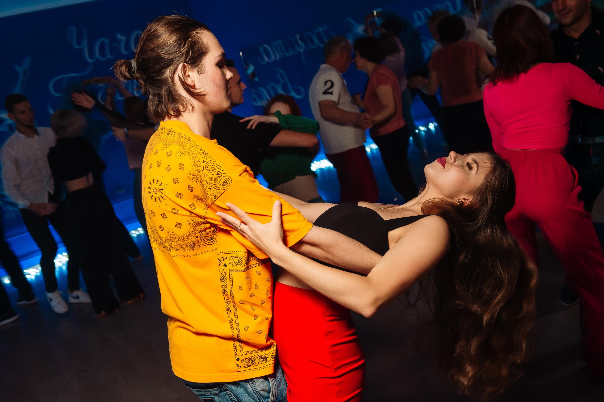 Школа социальных танцев Танцуют Все. Репортажный и свадебный фотограф в Курске Борис Захарчук