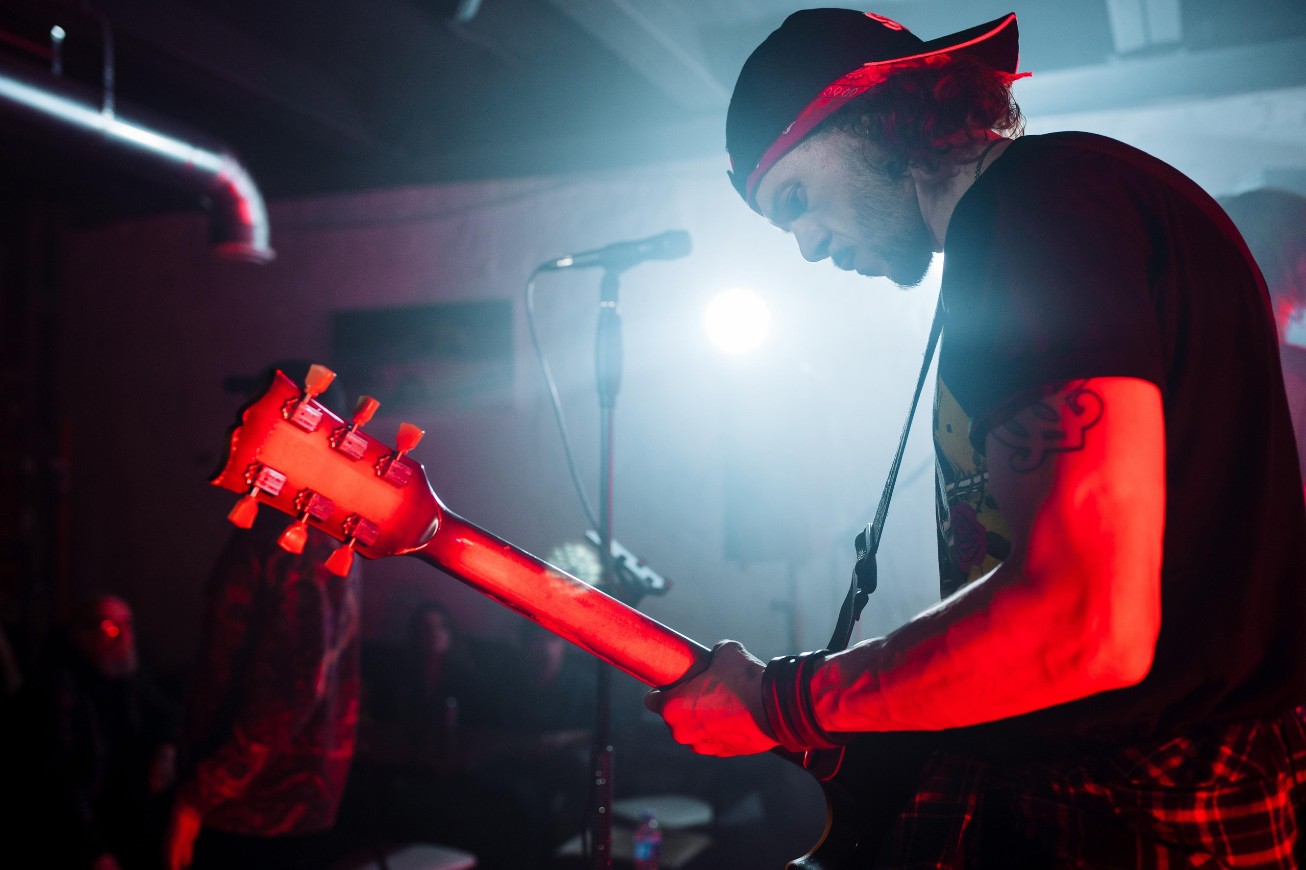 Milestone — Live in The Local Pub. Репортажный и свадебный фотограф в Курске Борис Захарчук