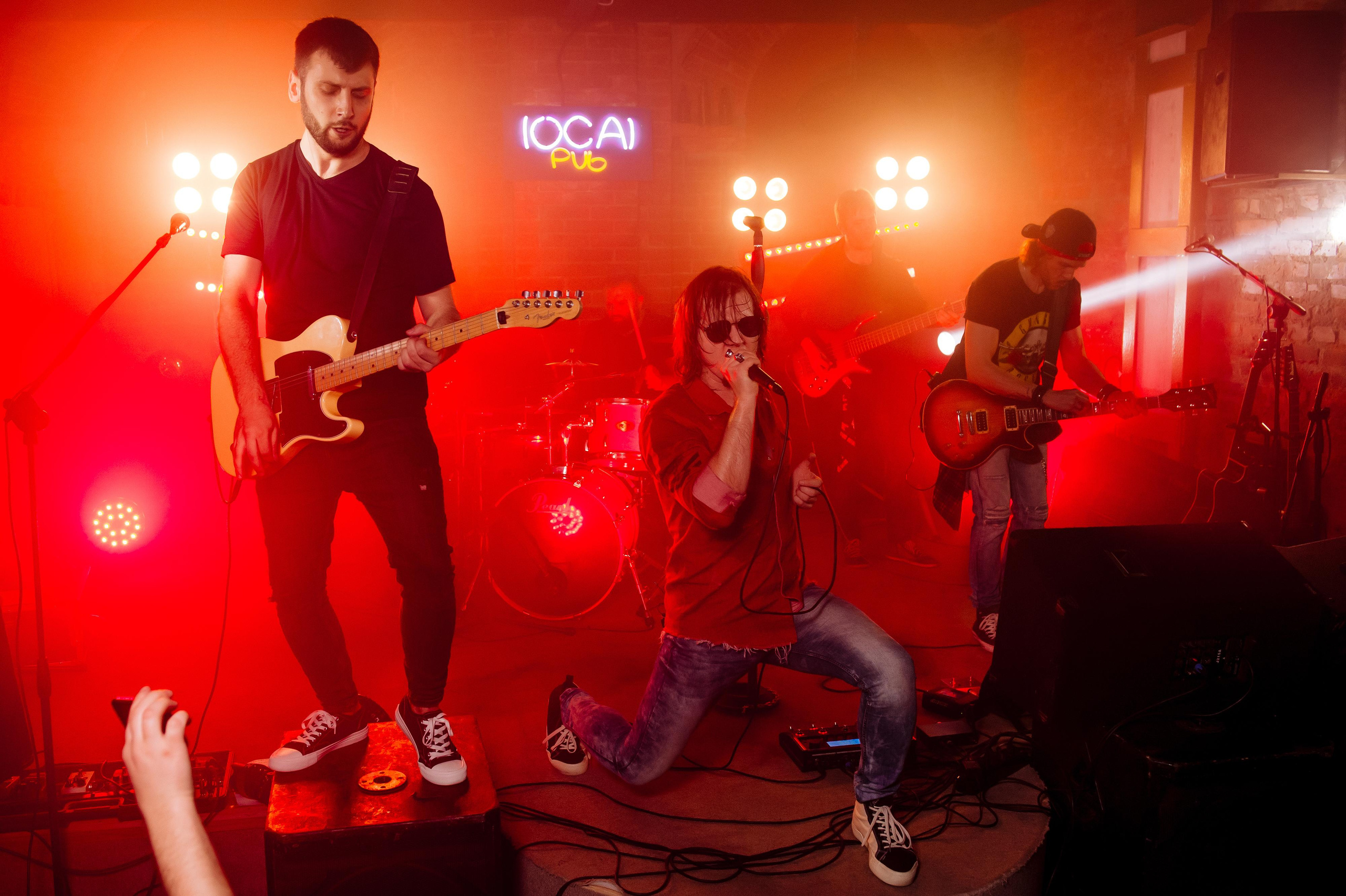 Milestone — Live in The Local Pub. Репортажный и свадебный фотограф в Курске Борис Захарчук