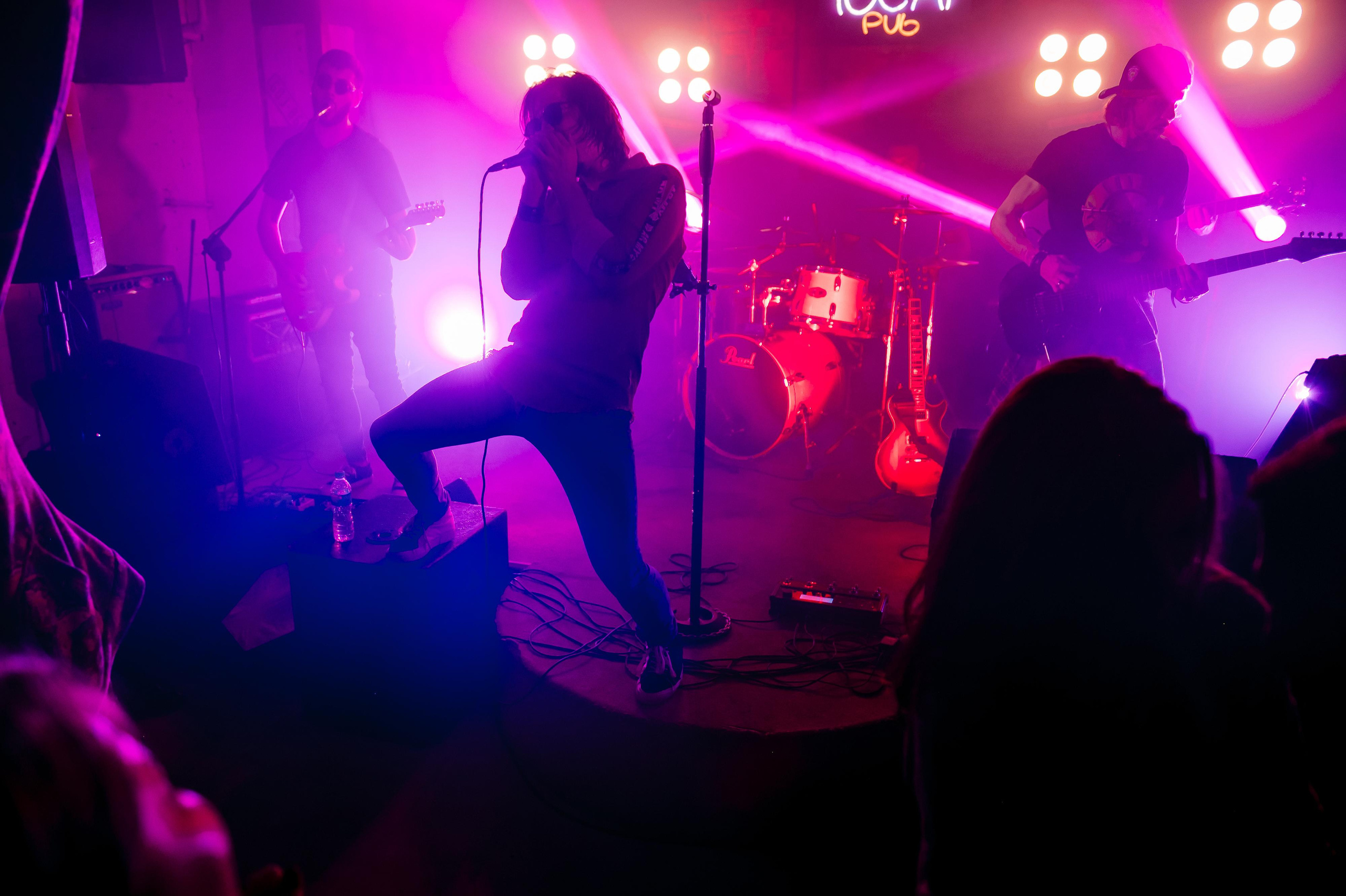 Milestone — Live in The Local Pub. Репортажный и свадебный фотограф в Курске Борис Захарчук