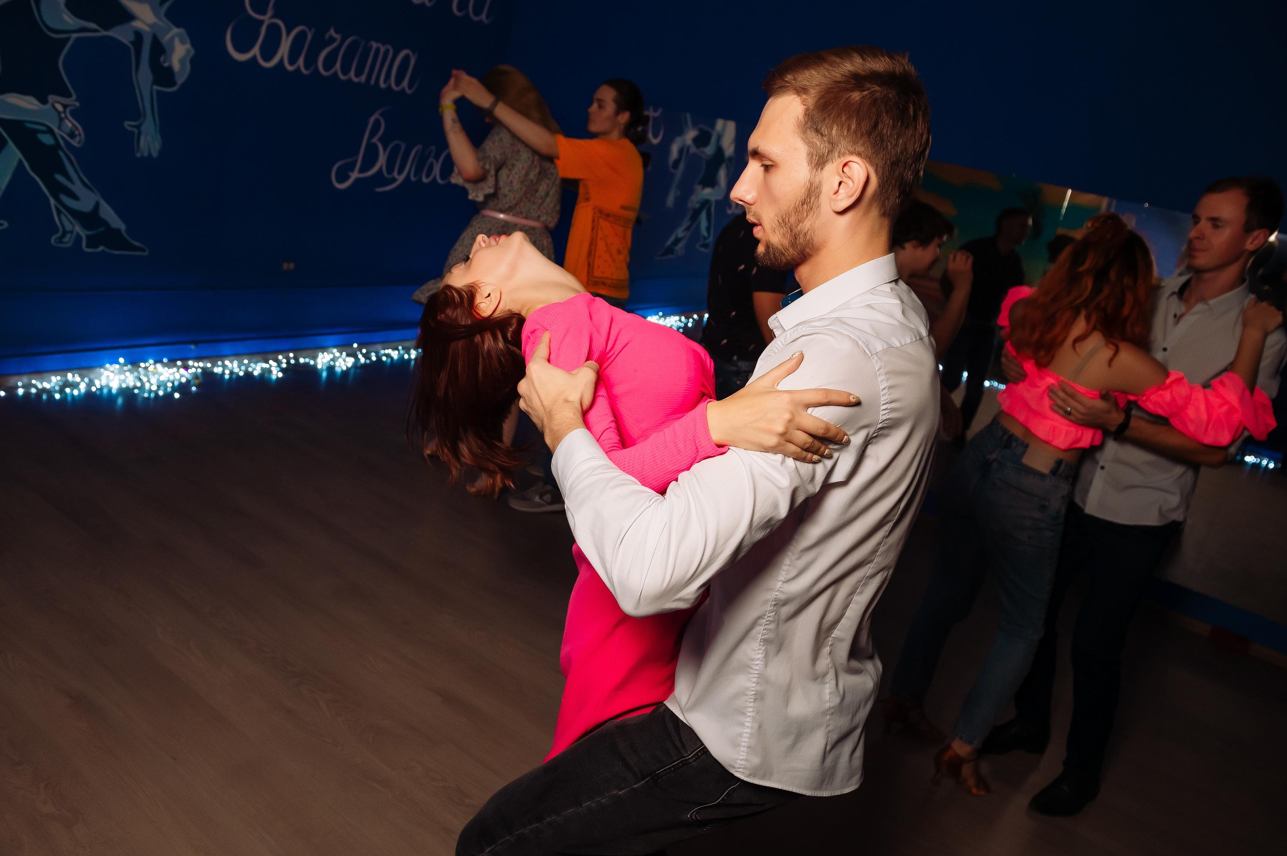 Школа социальных танцев Танцуют Все. Репортажный и свадебный фотограф в Курске Борис Захарчук