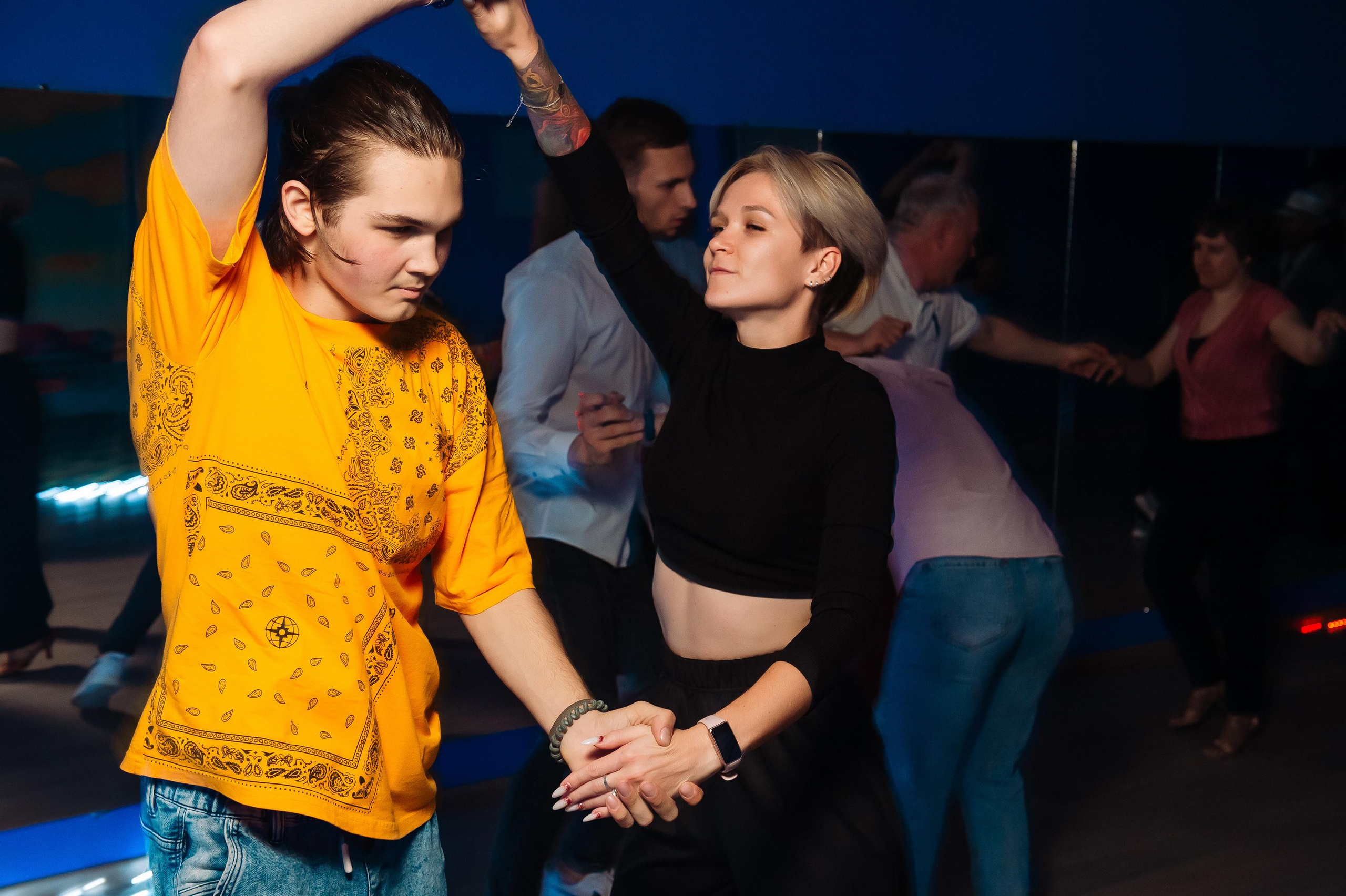 Школа социальных танцев Танцуют Все. Репортажный и свадебный фотограф в Курске Борис Захарчук