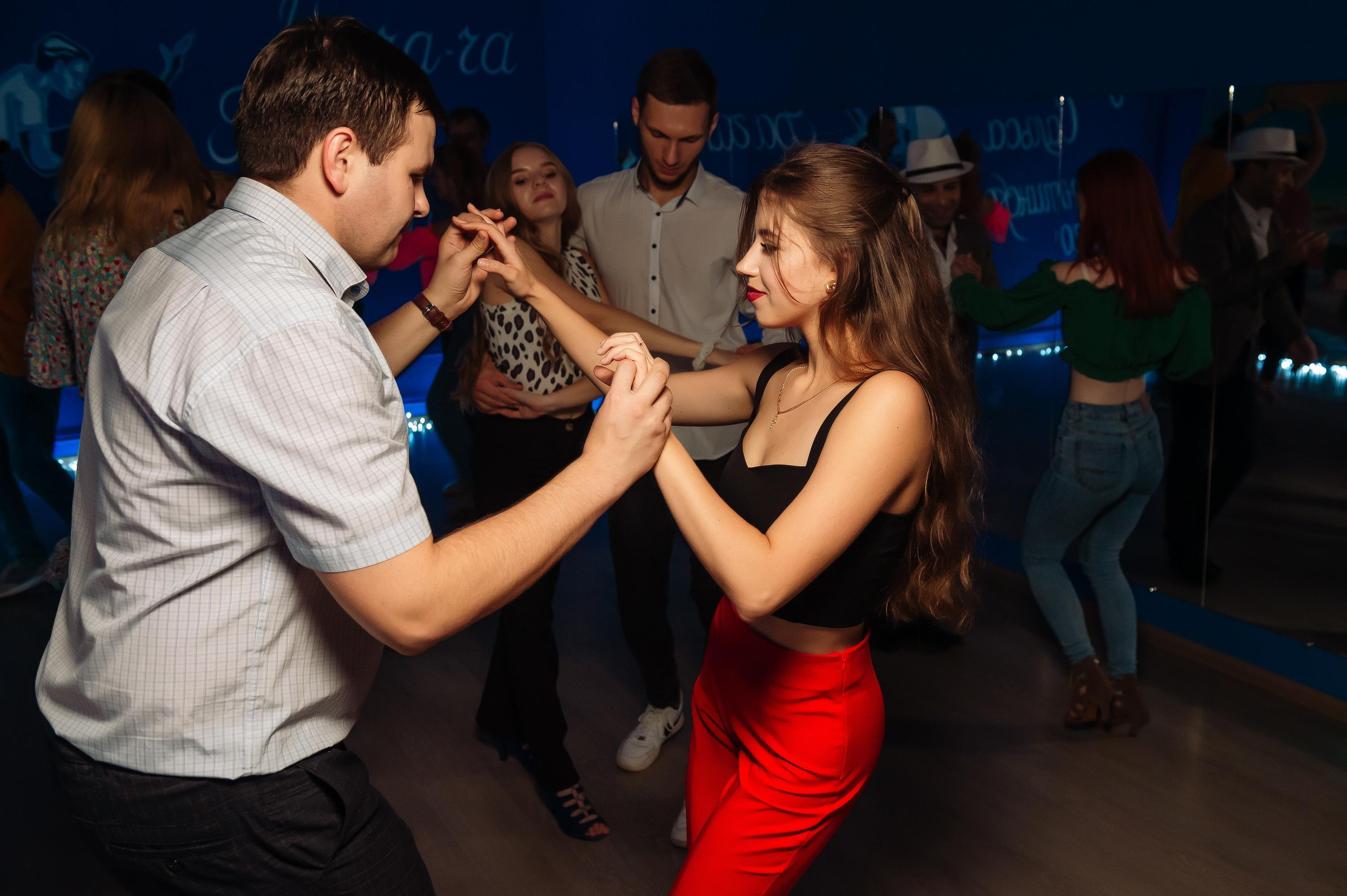 Школа социальных танцев Танцуют Все. Репортажный и свадебный фотограф в Курске Борис Захарчук