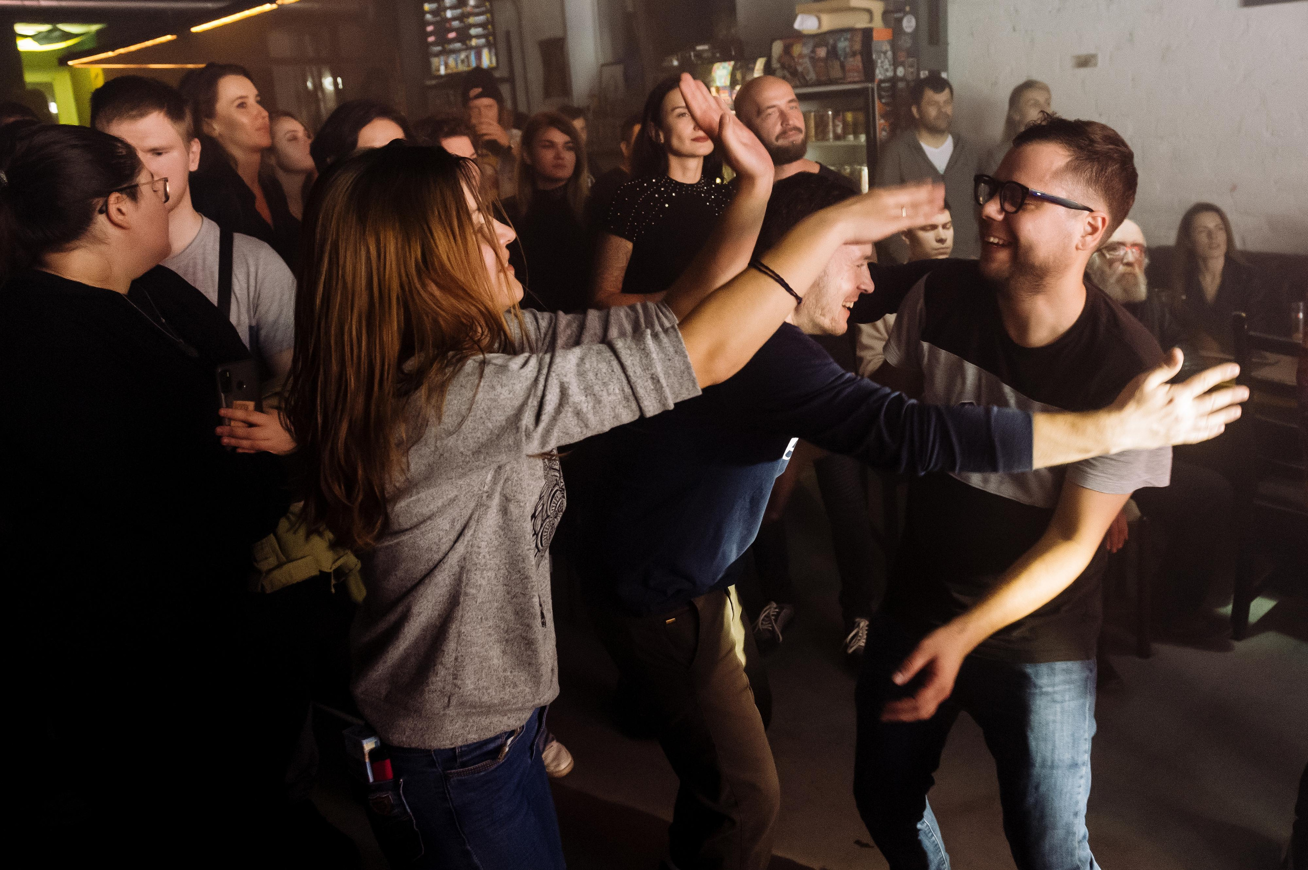 Milestone — Live in The Local Pub. Репортажный и свадебный фотограф в Курске Борис Захарчук