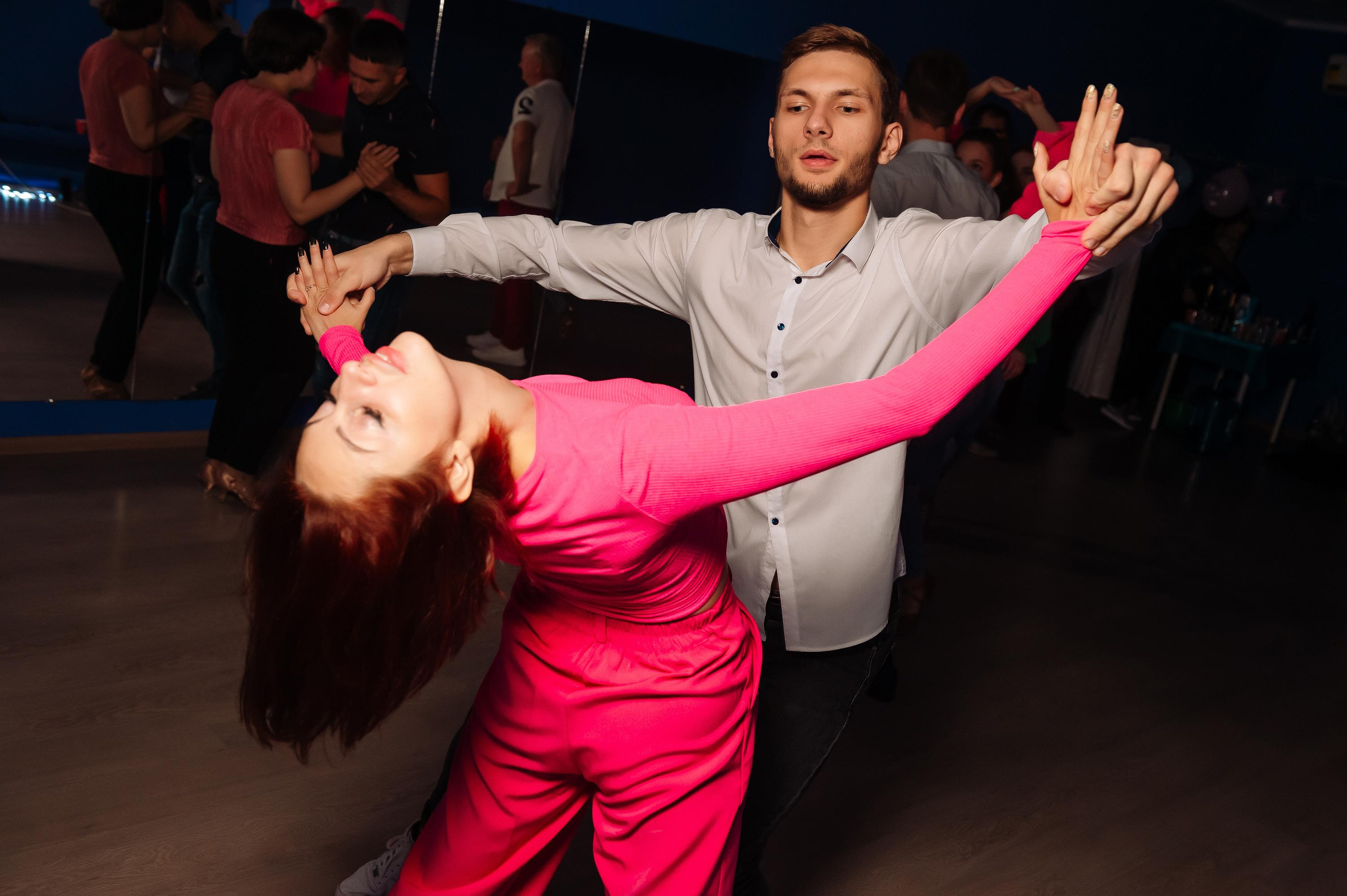 Школа социальных танцев Танцуют Все. Репортажный и свадебный фотограф в Курске Борис Захарчук