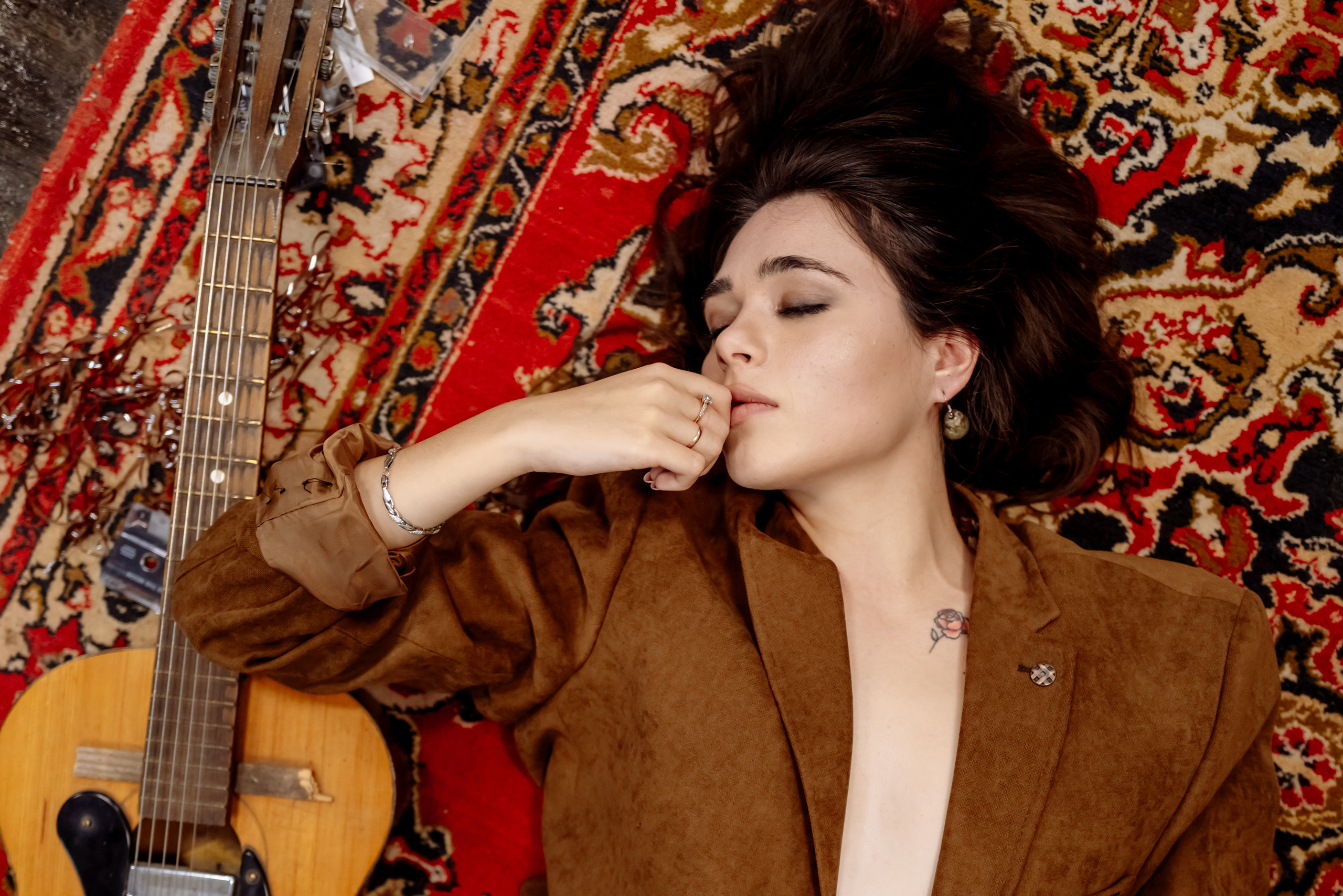 Настя и бабушкина гитара. Репортажный и свадебный фотограф в Курске Борис Захарчук