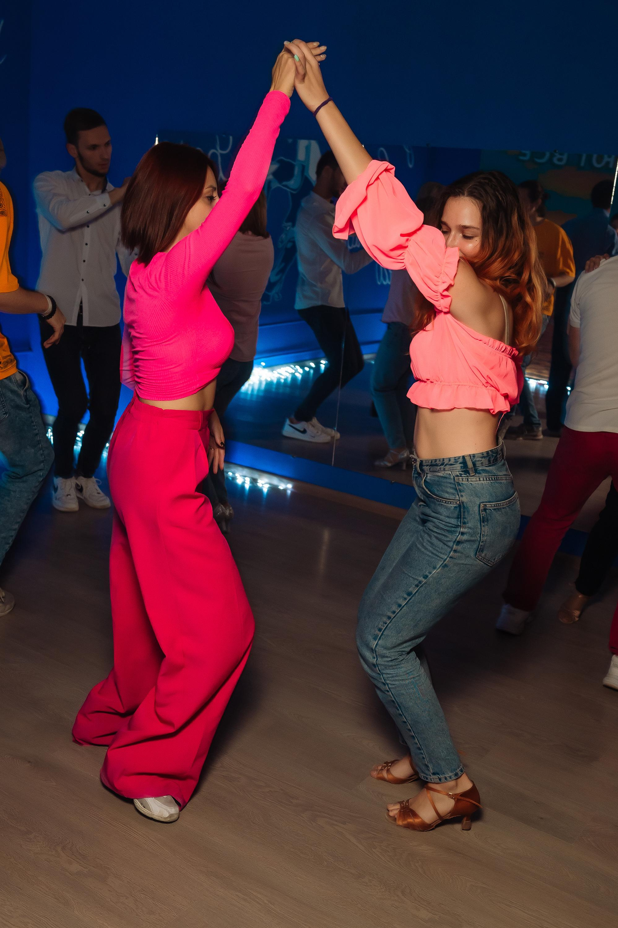 Школа социальных танцев Танцуют Все. Репортажный и свадебный фотограф в Курске Борис Захарчук