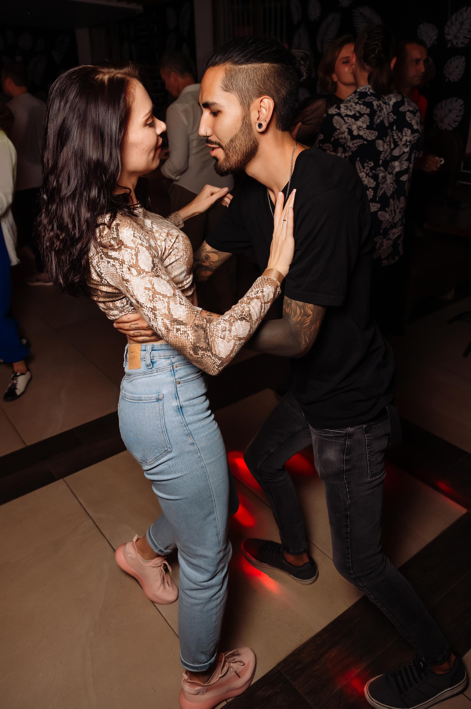 Школа социальных танцев Casa Latina. Репортажный и свадебный фотограф в Курске Борис Захарчук