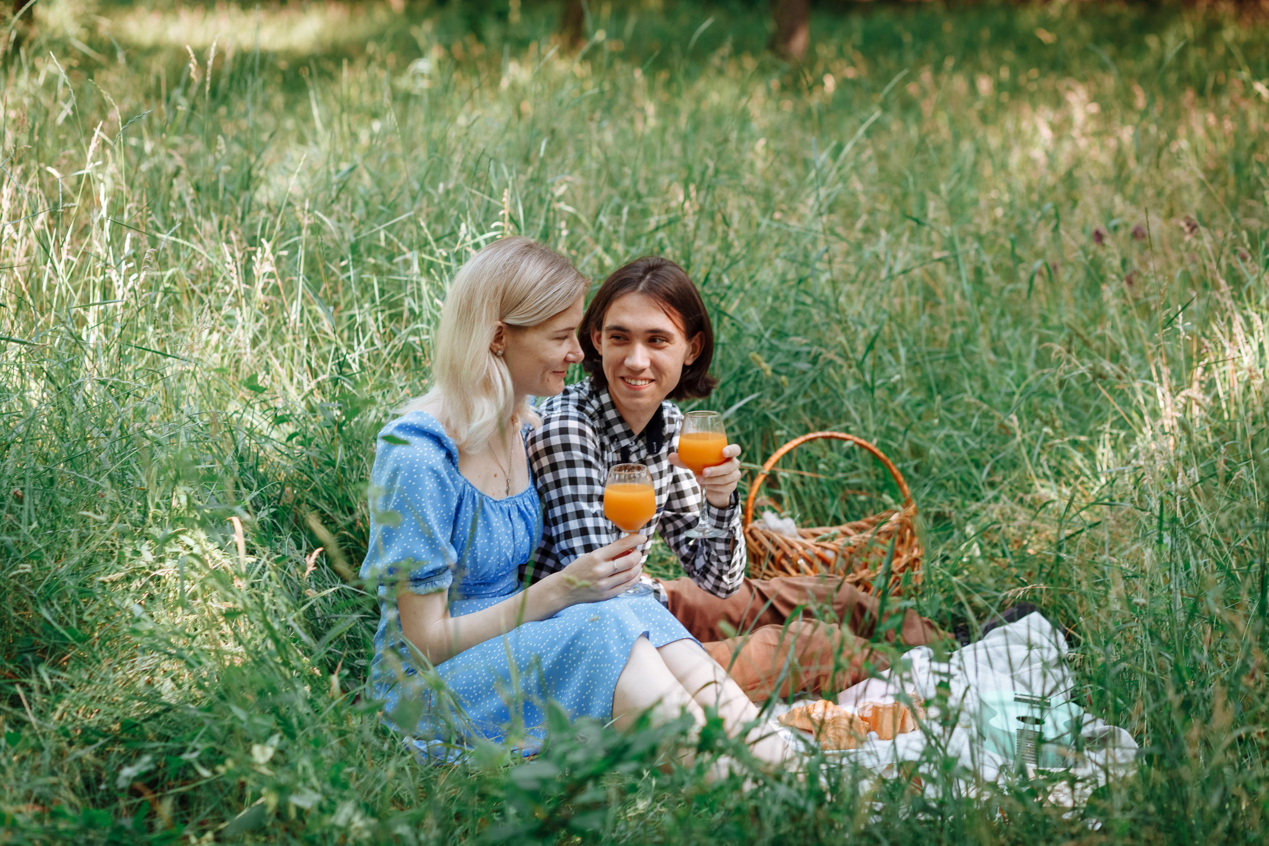 Лида и о.Даниил — прогулка среди роз. Χελιδόνι Семейный и церковный фотограф в Крыму и Симферополе Валерия Г
