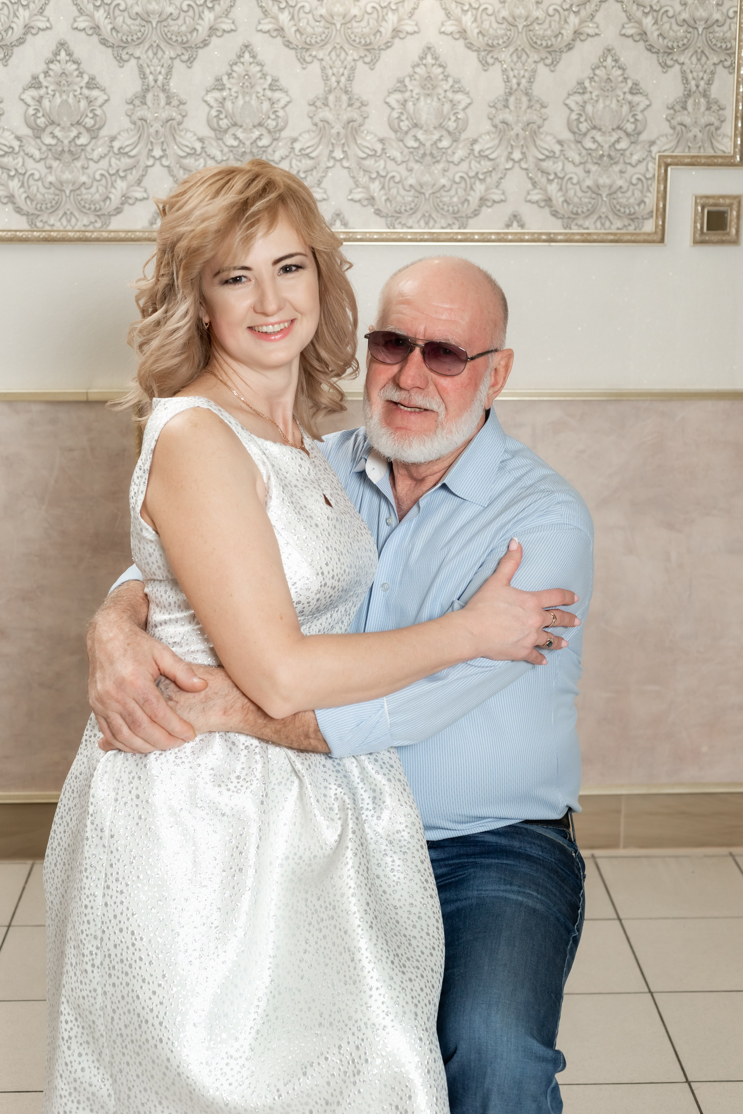 День рождения Светланы в кафе. фотосессия с гостями. Ольга Плаксина фотограф в Саратове