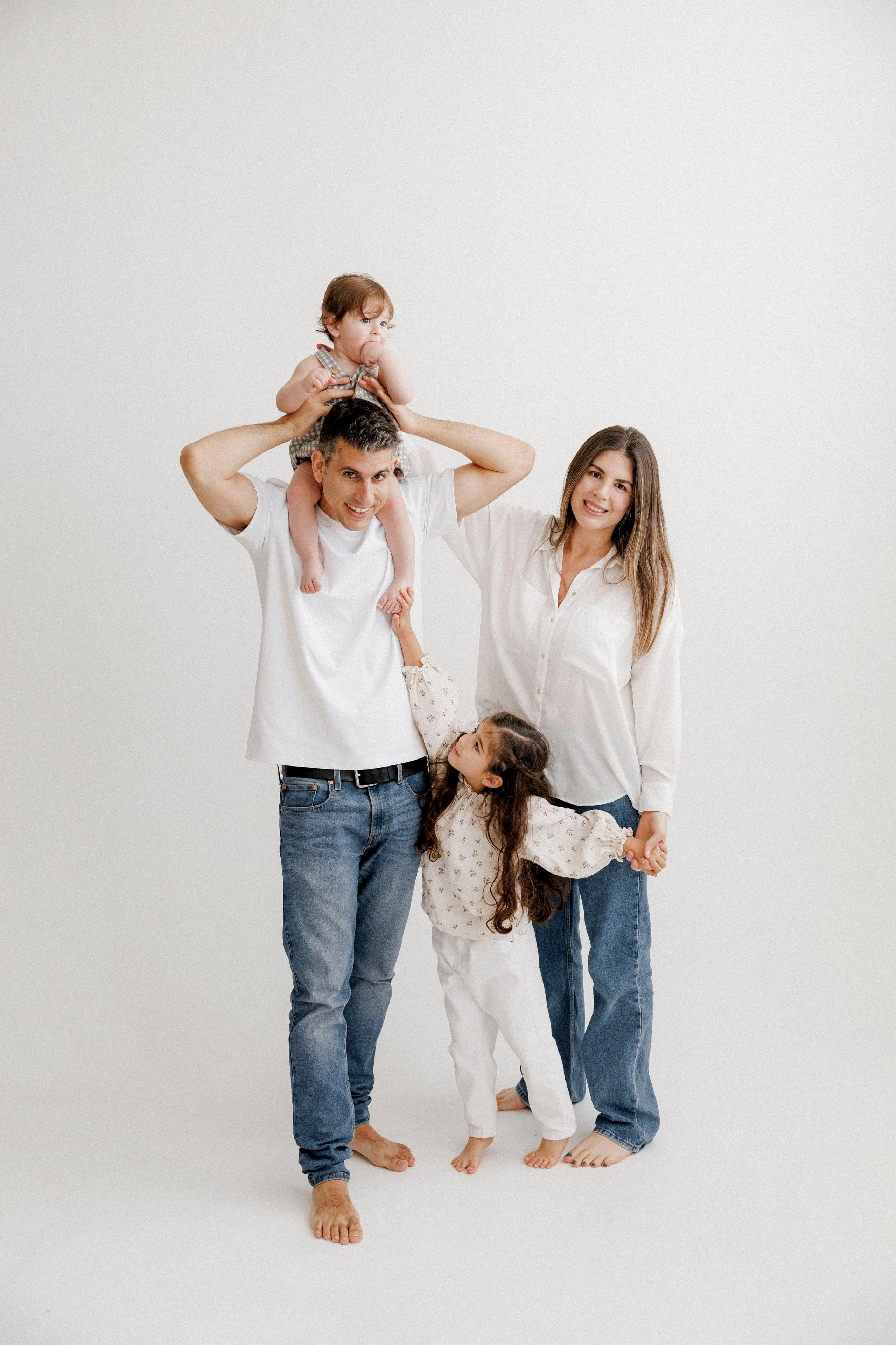 One year inside the White studio. Wedding and family photographer