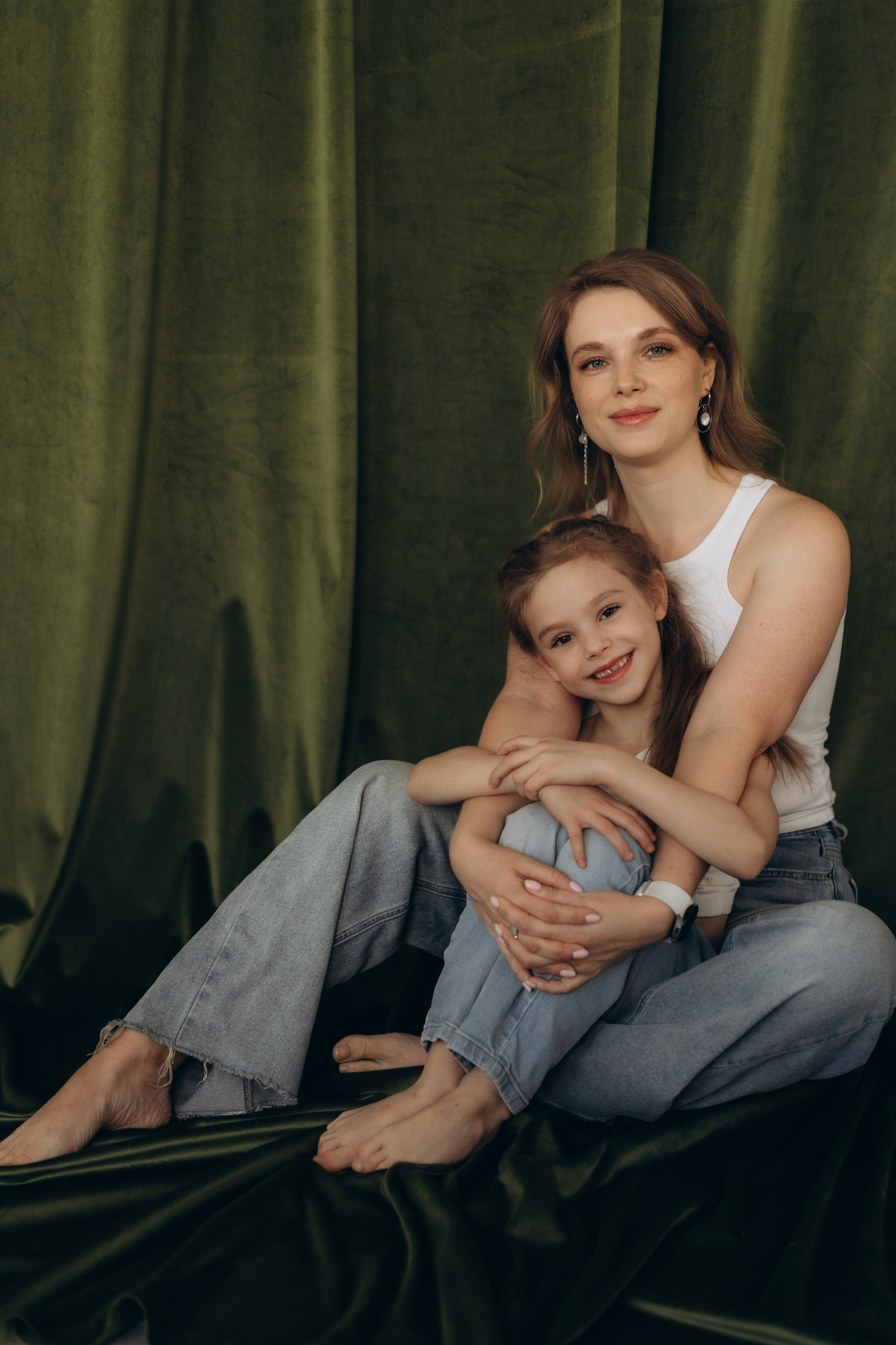 СТУДИЙНАЯ МАМА И ДОЧКА