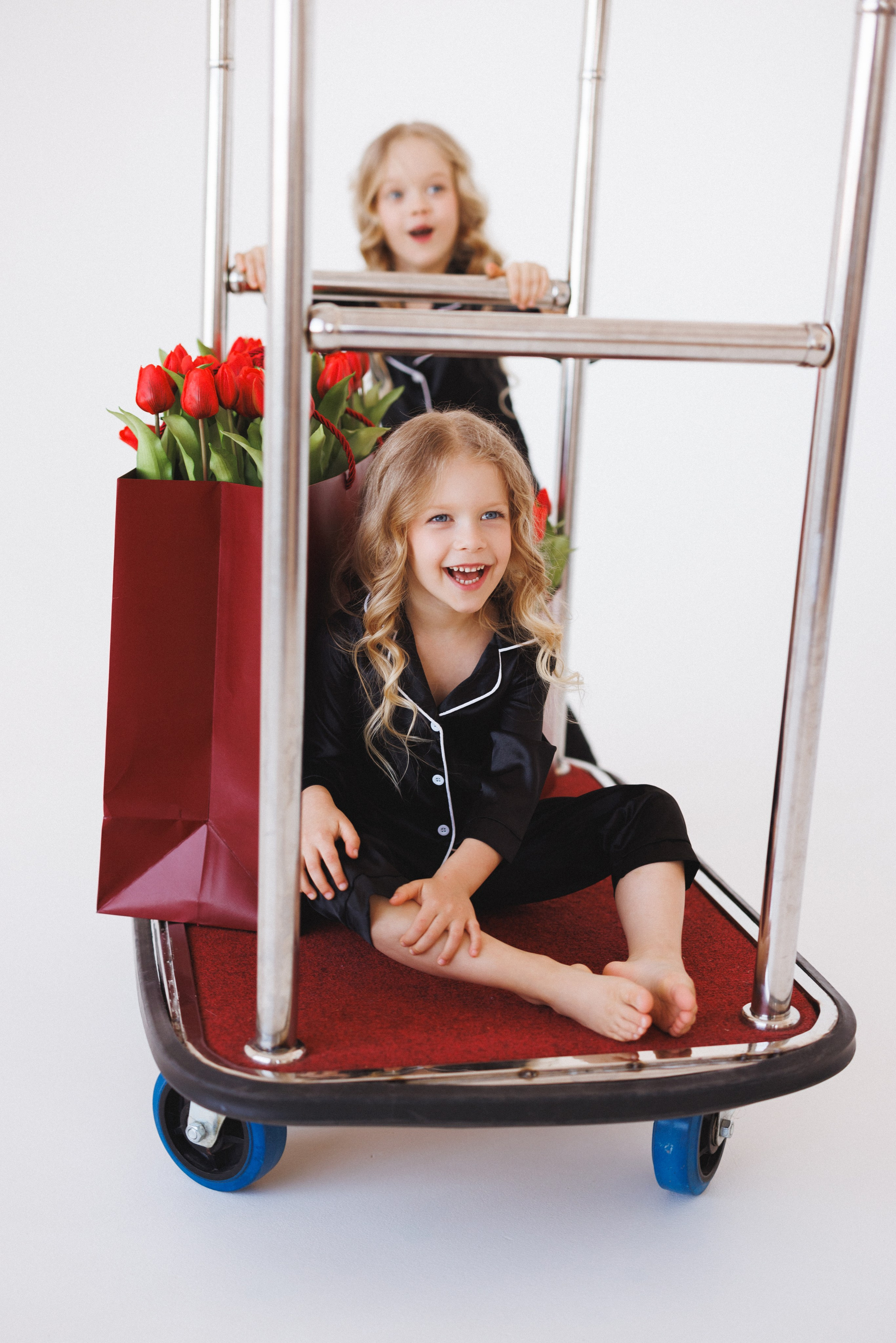 Фотосессия для девочек в тематике «Гардеробная». Семейный и детский фотограф в Краснодаре Анна Трашкова