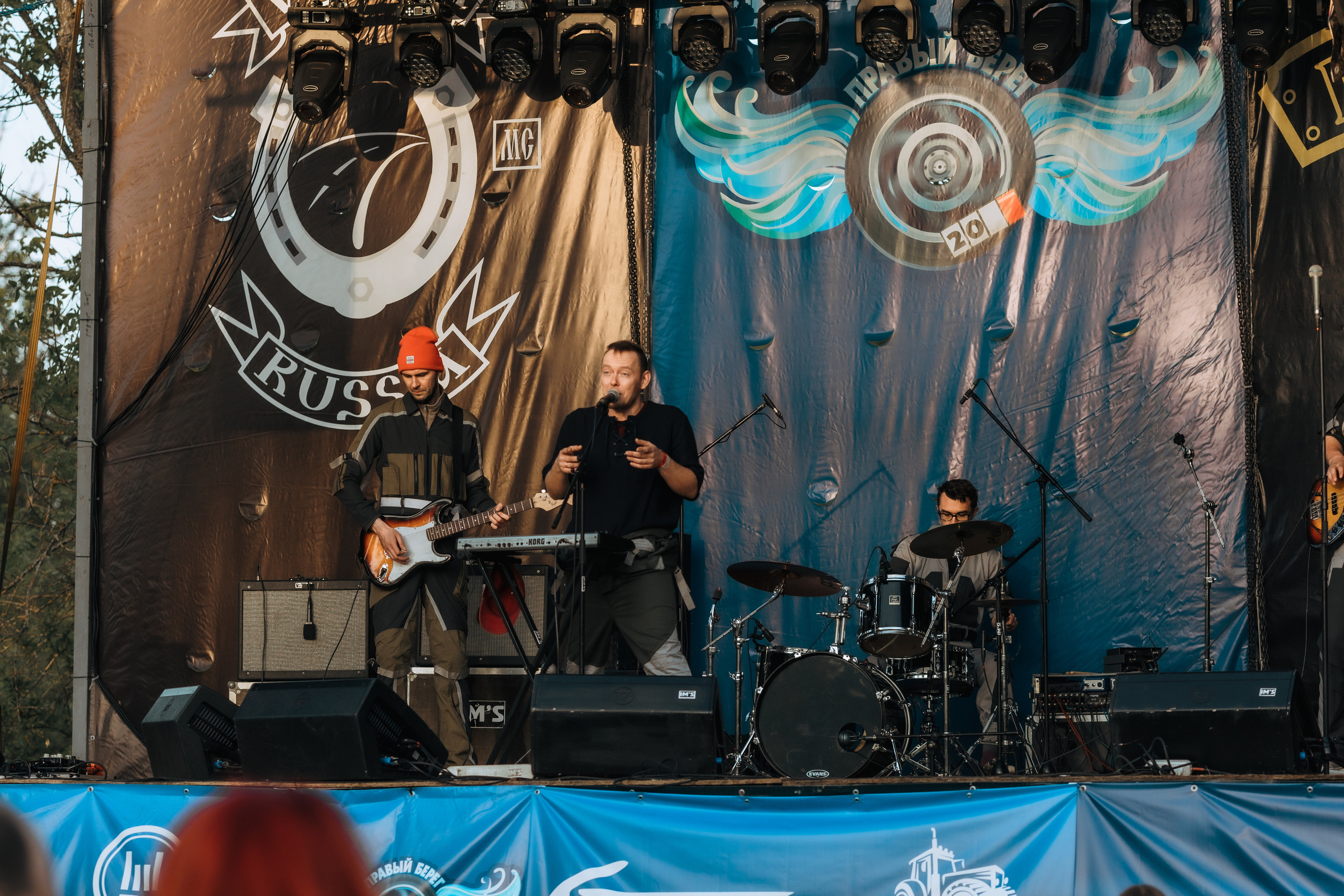 ПРАВЫЙ БЕРЕГ_2023_05_08_байк_рок_фестиваль. Фотограф Софья Васильковская