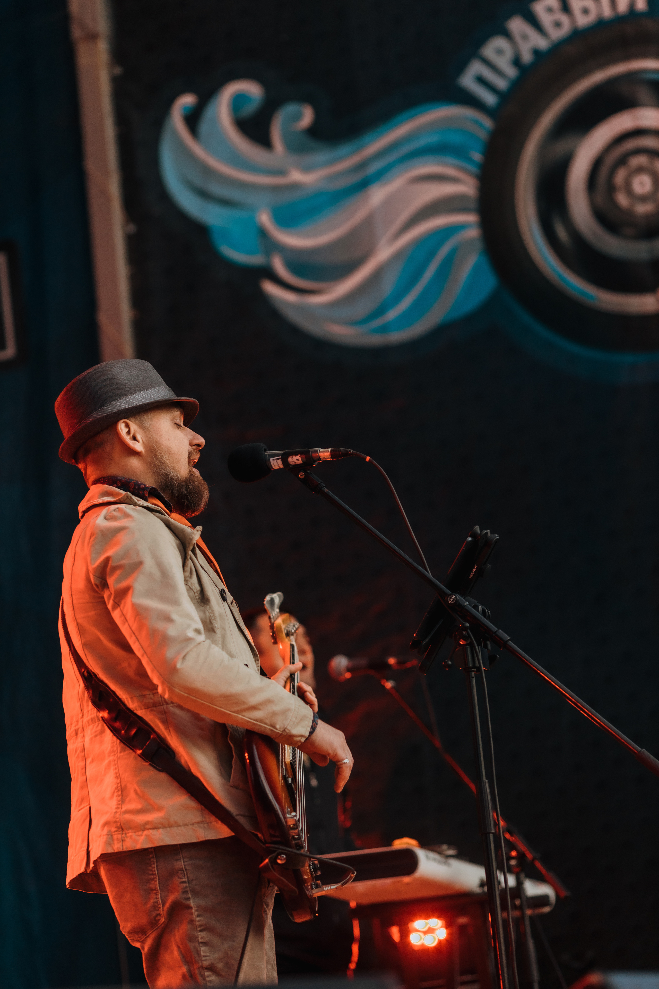 ПРАВЫЙ БЕРЕГ_2023_05_08_байк_рок_фестиваль. Фотограф Софья Васильковская