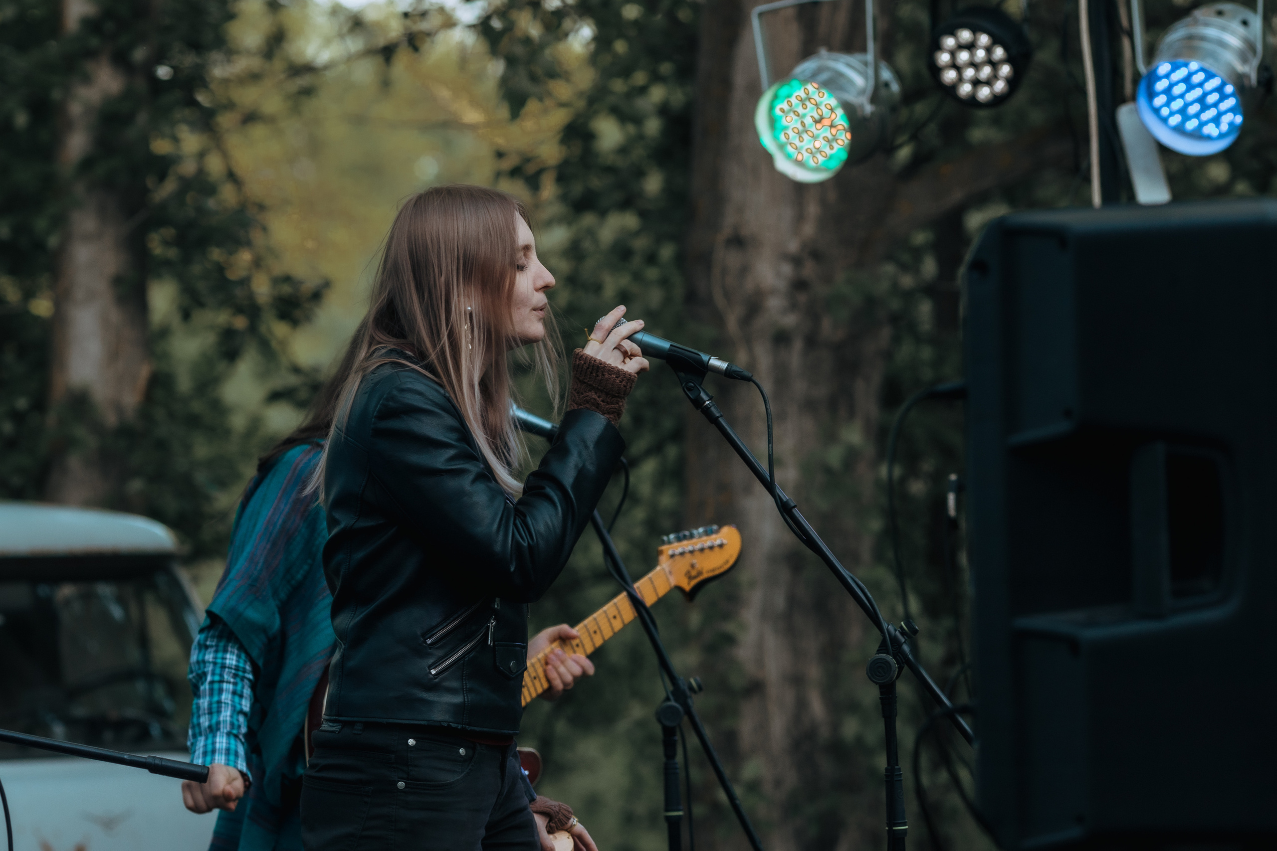 ПРАВЫЙ БЕРЕГ_2023_05_08_байк_рок_фестиваль. Фотограф Софья Васильковская