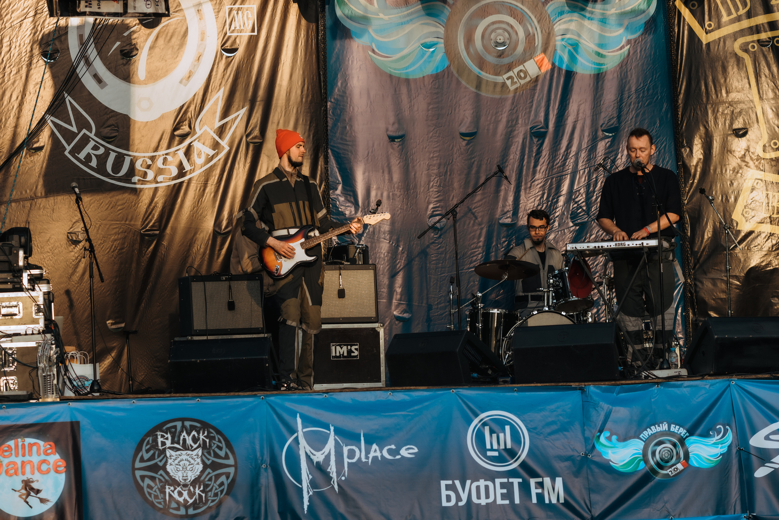 ПРАВЫЙ БЕРЕГ_2023_05_08_байк_рок_фестиваль. Фотограф Софья Васильковская