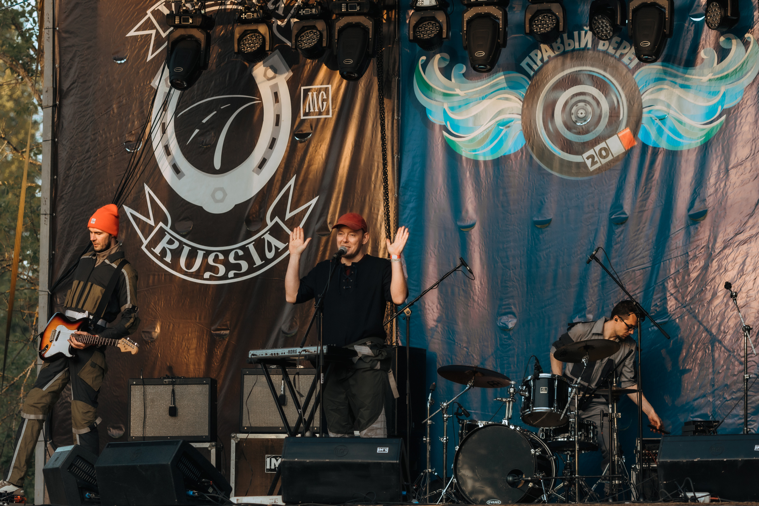 ПРАВЫЙ БЕРЕГ_2023_05_08_байк_рок_фестиваль. Фотограф Софья Васильковская