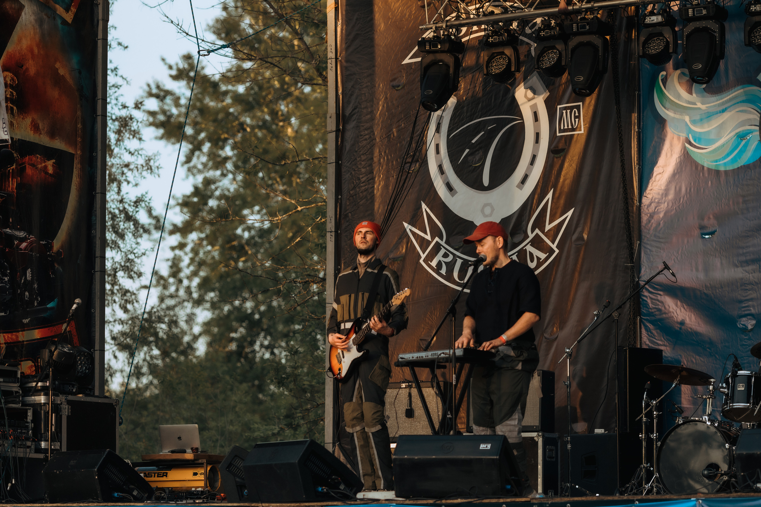 ПРАВЫЙ БЕРЕГ_2023_05_08_байк_рок_фестиваль. Фотограф Софья Васильковская