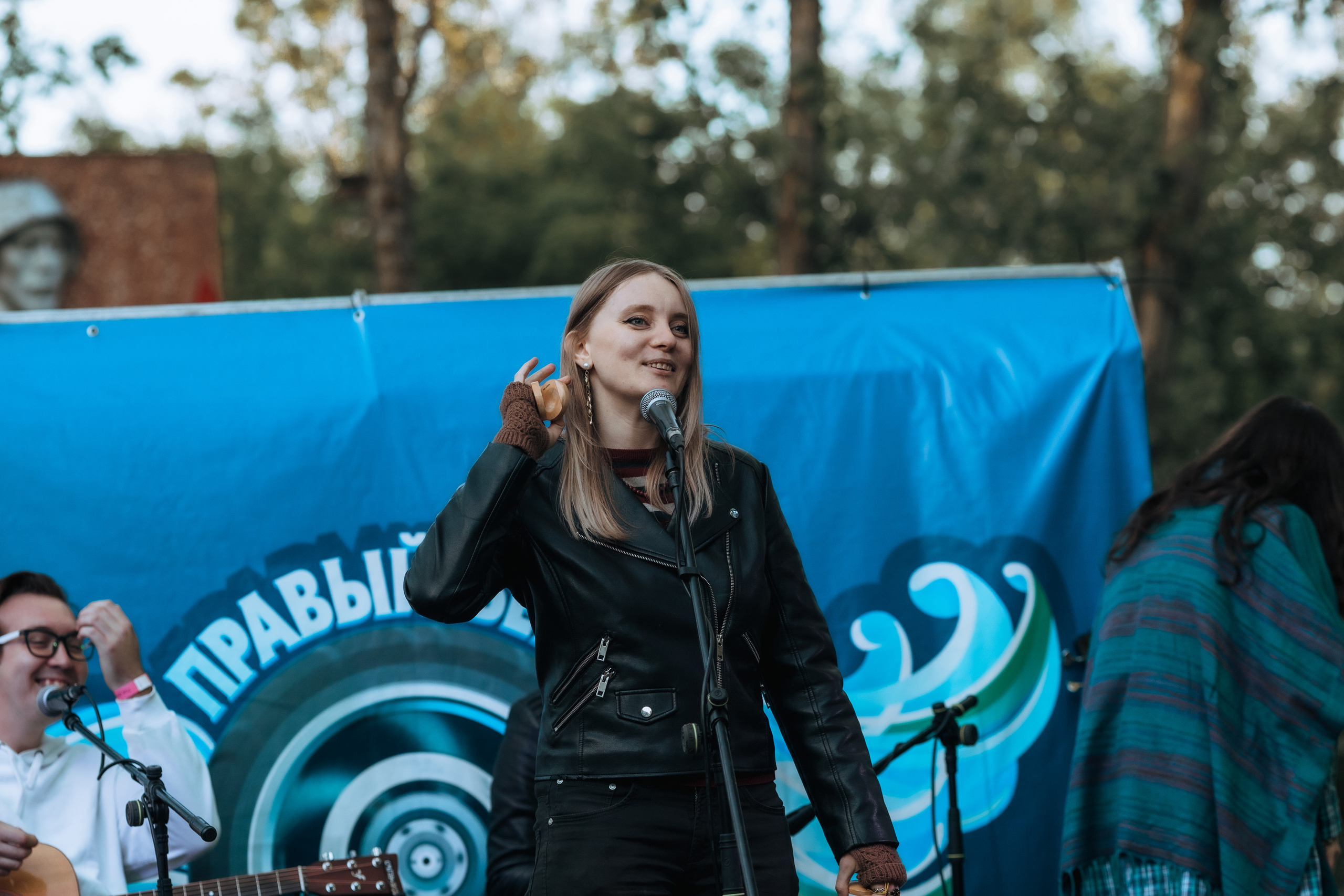 ПРАВЫЙ БЕРЕГ_2023_05_08_байк_рок_фестиваль. Фотограф Софья Васильковская