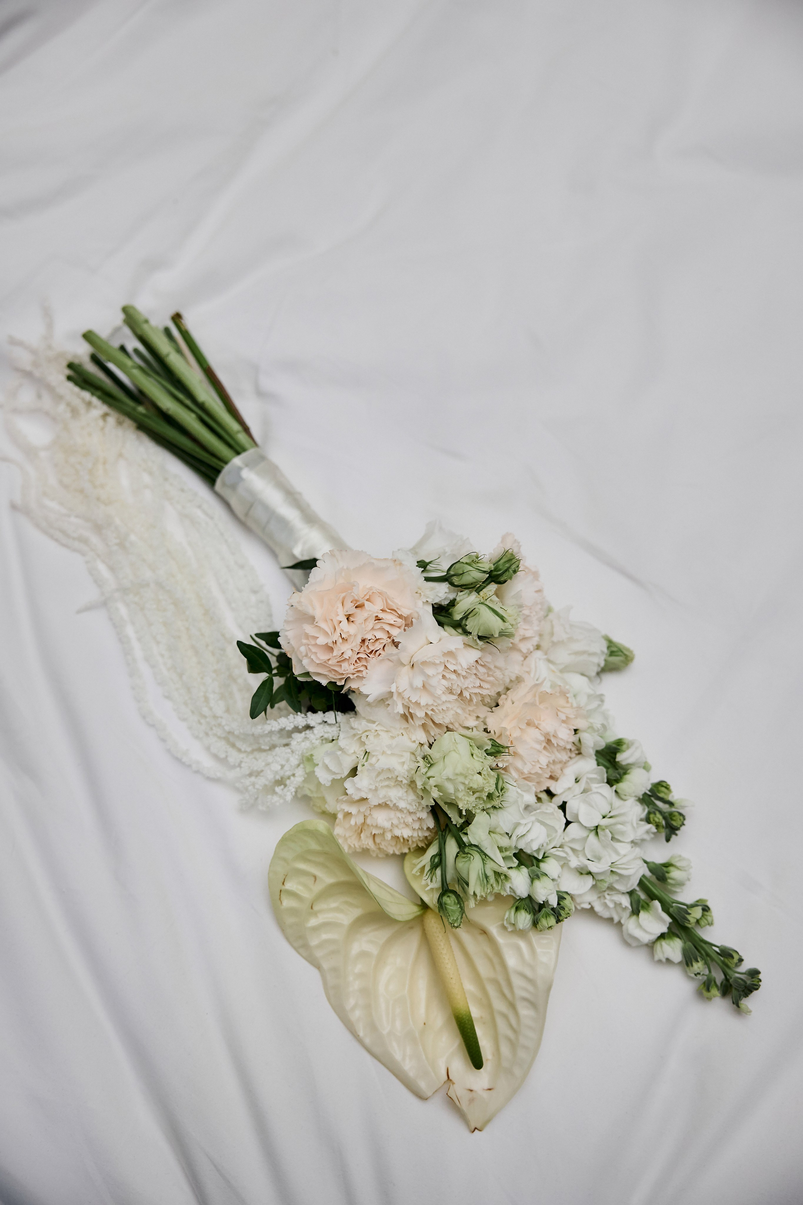 Вадим и Алина. Сборы в отеле St Regis. Свадебный фотограф в Москве и Подмосковье