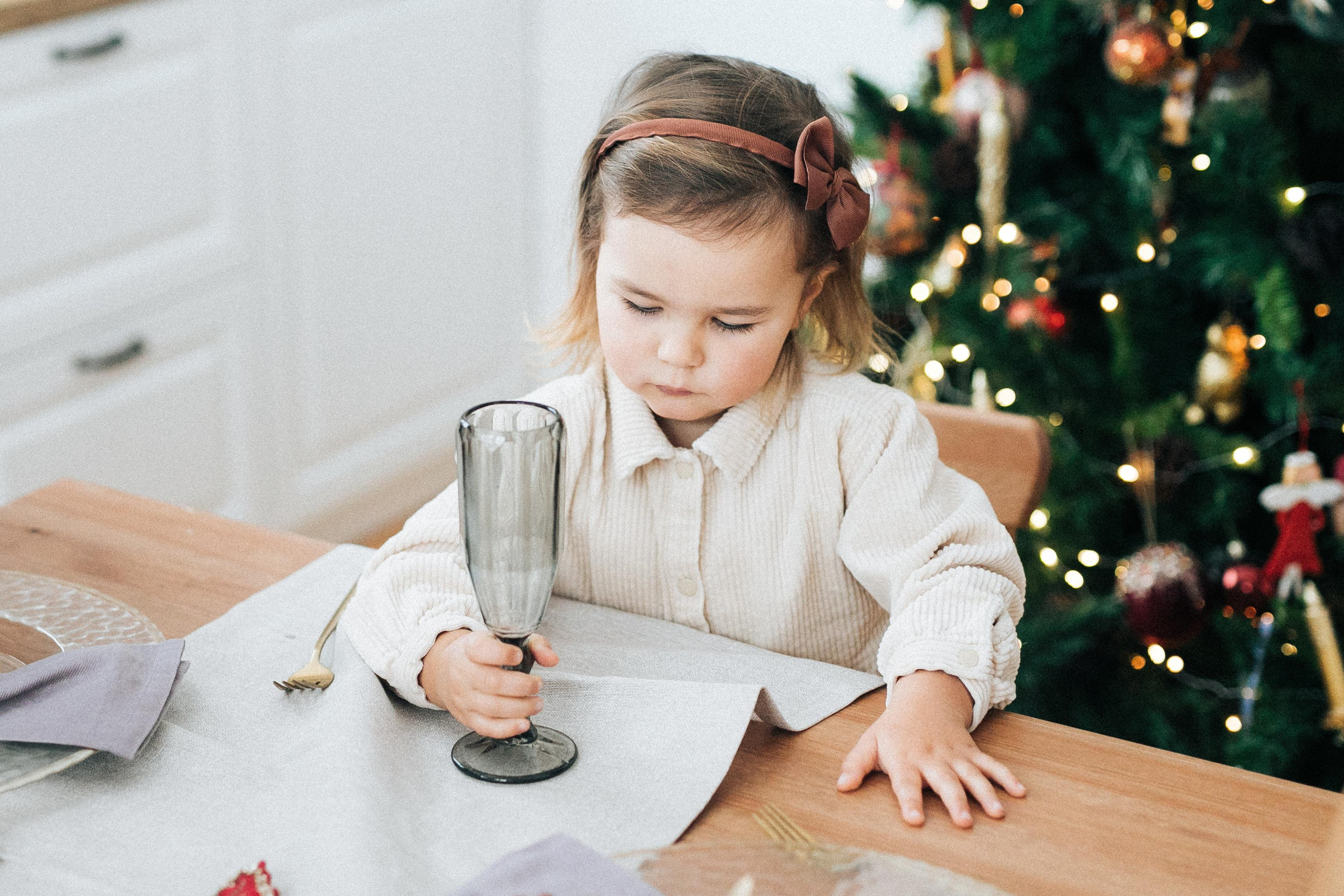 Уютная фотосессия в загородном доме зимой. Александр Чернин. Семейный и событийный фотограф