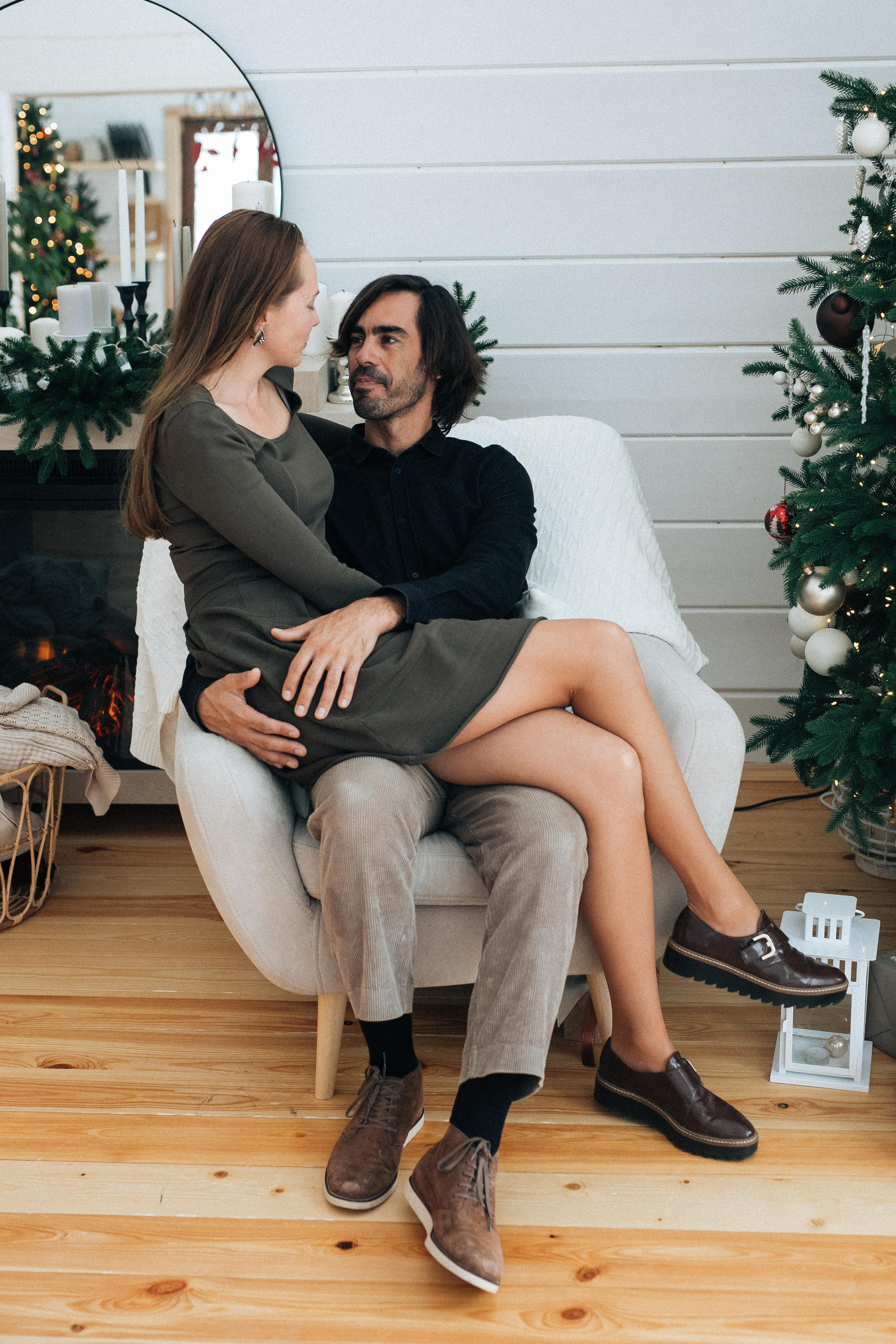 Уютная фотосессия в загородном доме зимой. Александр Чернин. Семейный и событийный фотограф