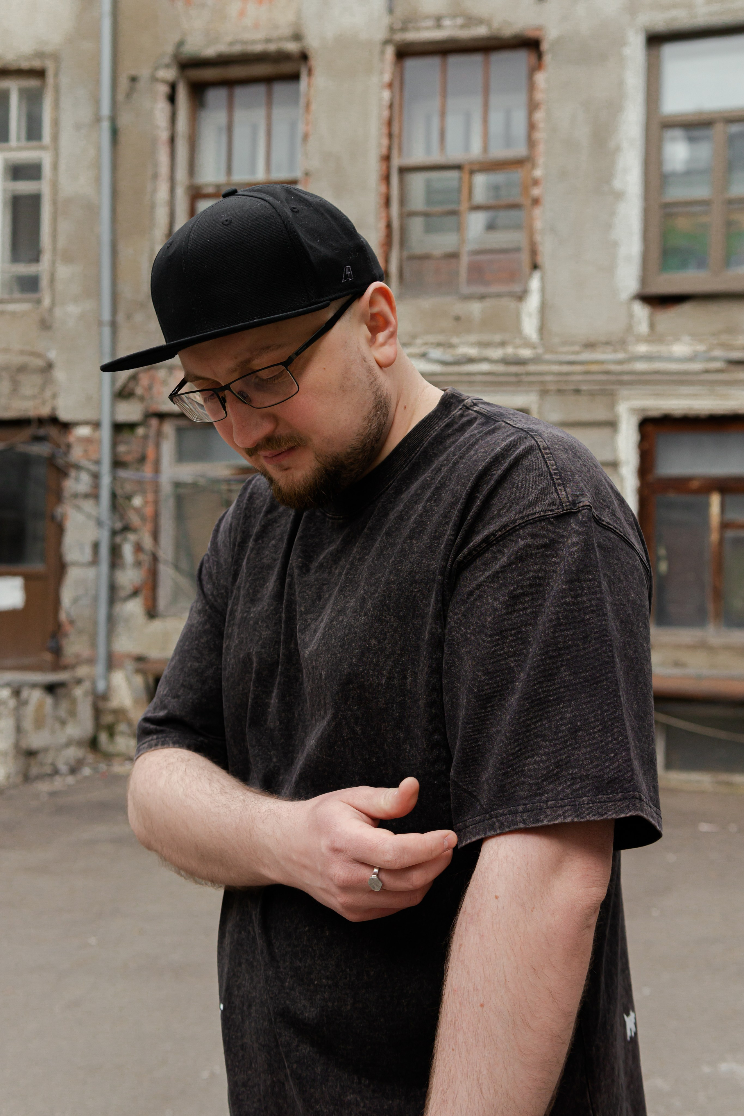 Съемка мерча БЛТ* Semiotica в городе. Фотограф-анималист Ксения Воробьева, Москва