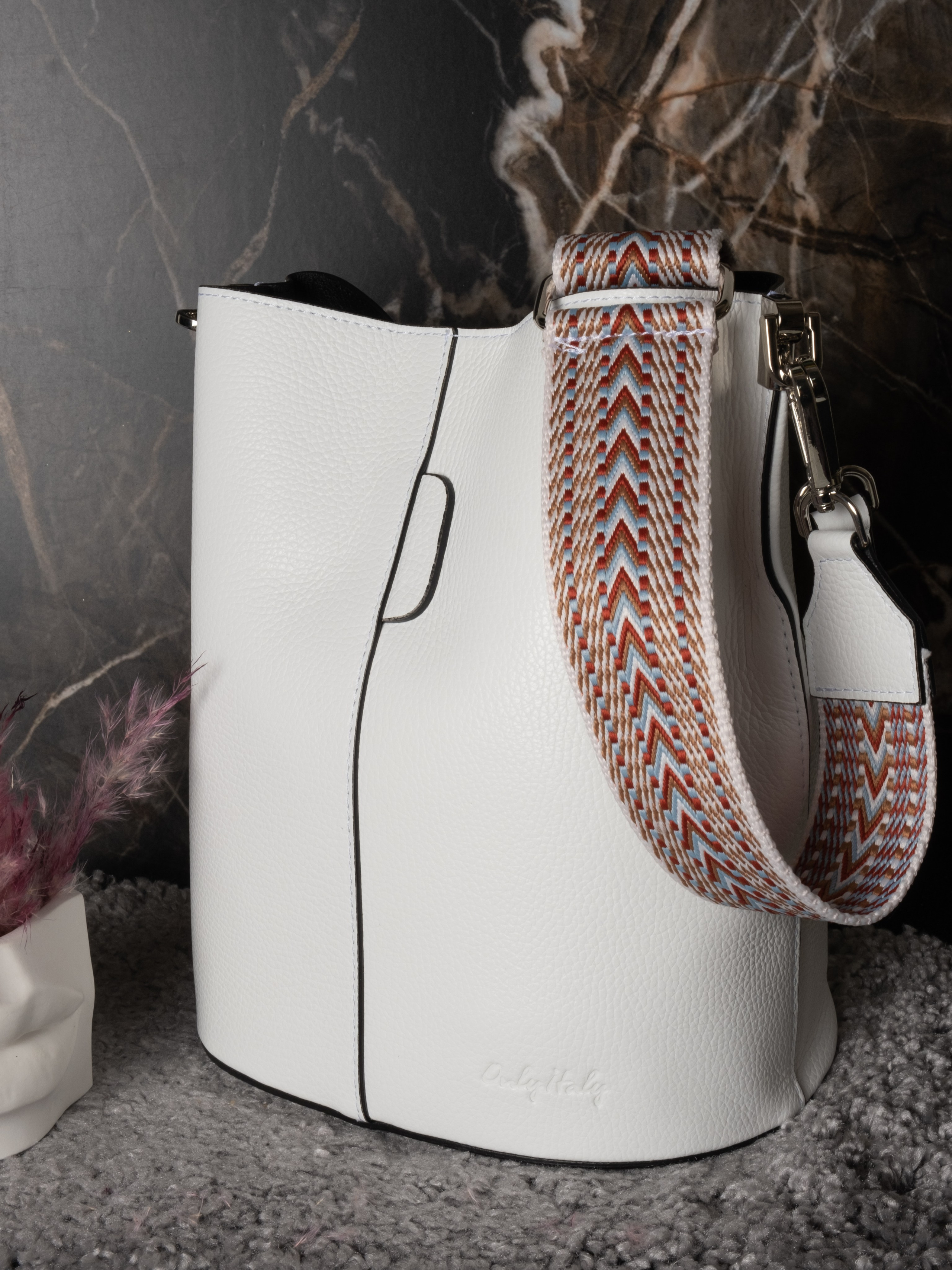 Предметная съёмка сумок для маркетплейсов. Предметный фотограф в Симферополе Антон Катунин