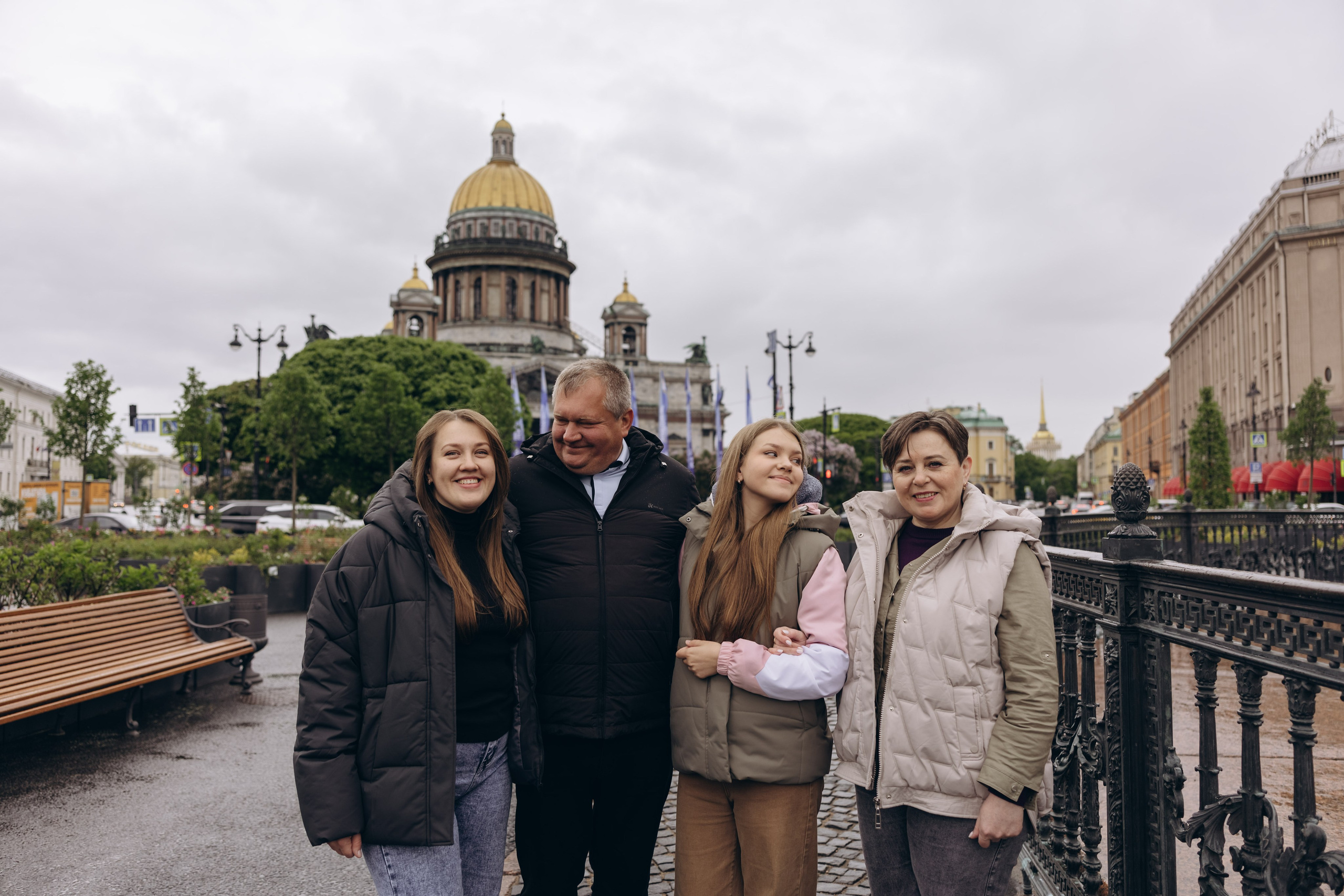 Семейная фотосессия на Исаакиевском соборе. Семейный и свадебный фотограф в Санкт-Петербурге Екатерина Васильева