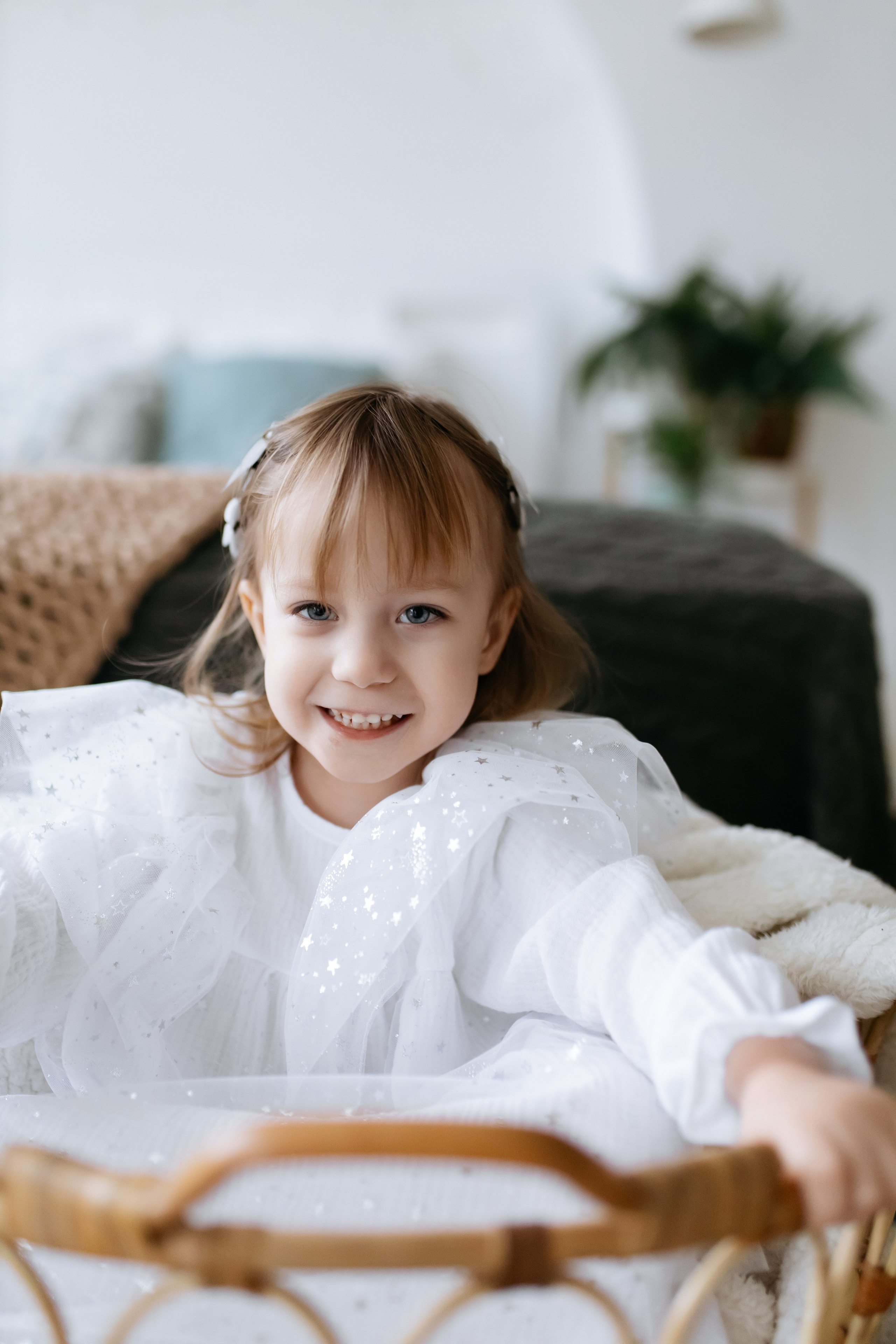 Маша, сколько тебе уже? Вот столько (3 года, показывая на пальцах)). Свадебный и женский фотограф в Санкт-Петербурге Муртеева Екатерина