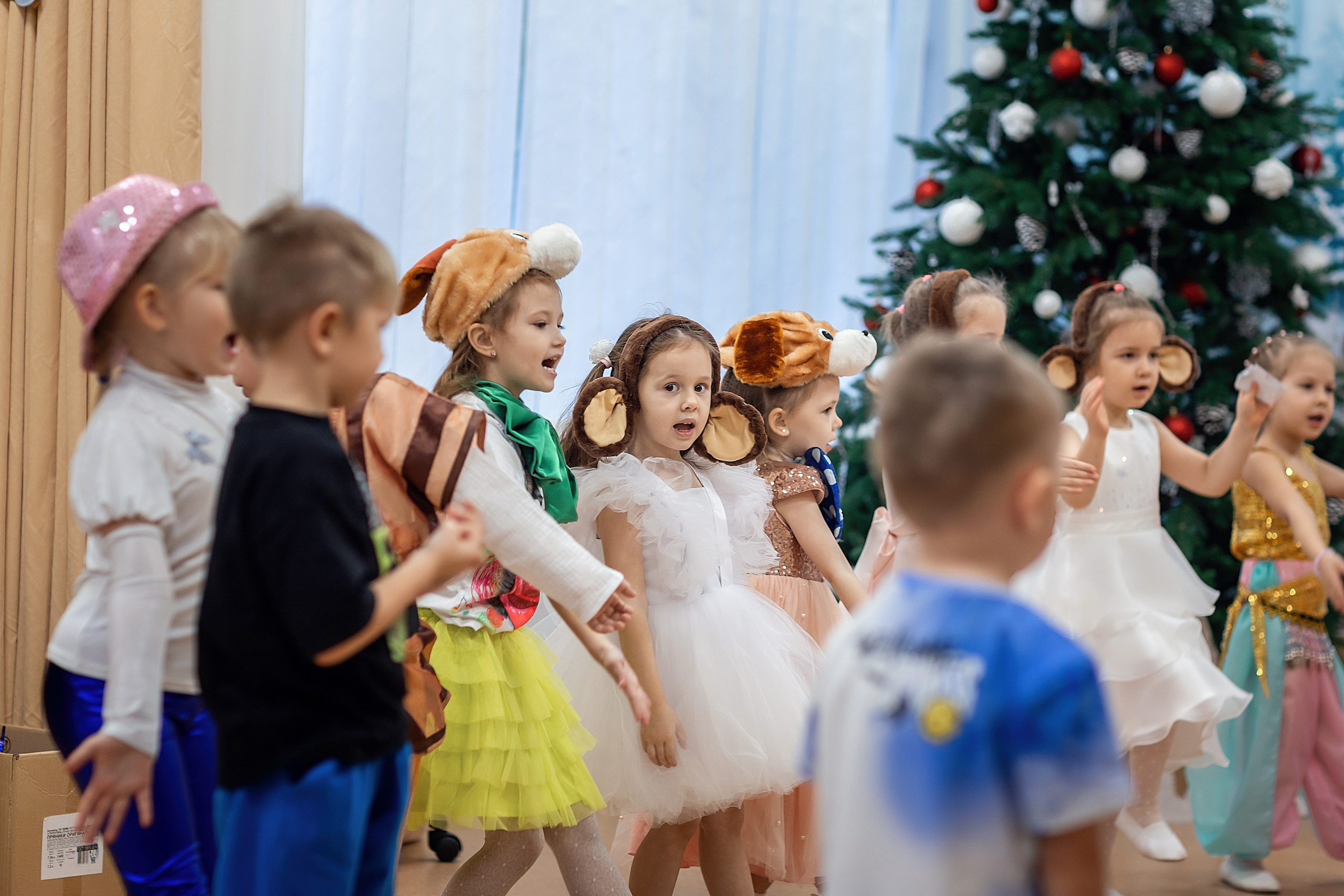 Утренник_"Веселый балаганчик» 2024. Семейный фотограф в Санкт-Петербурге