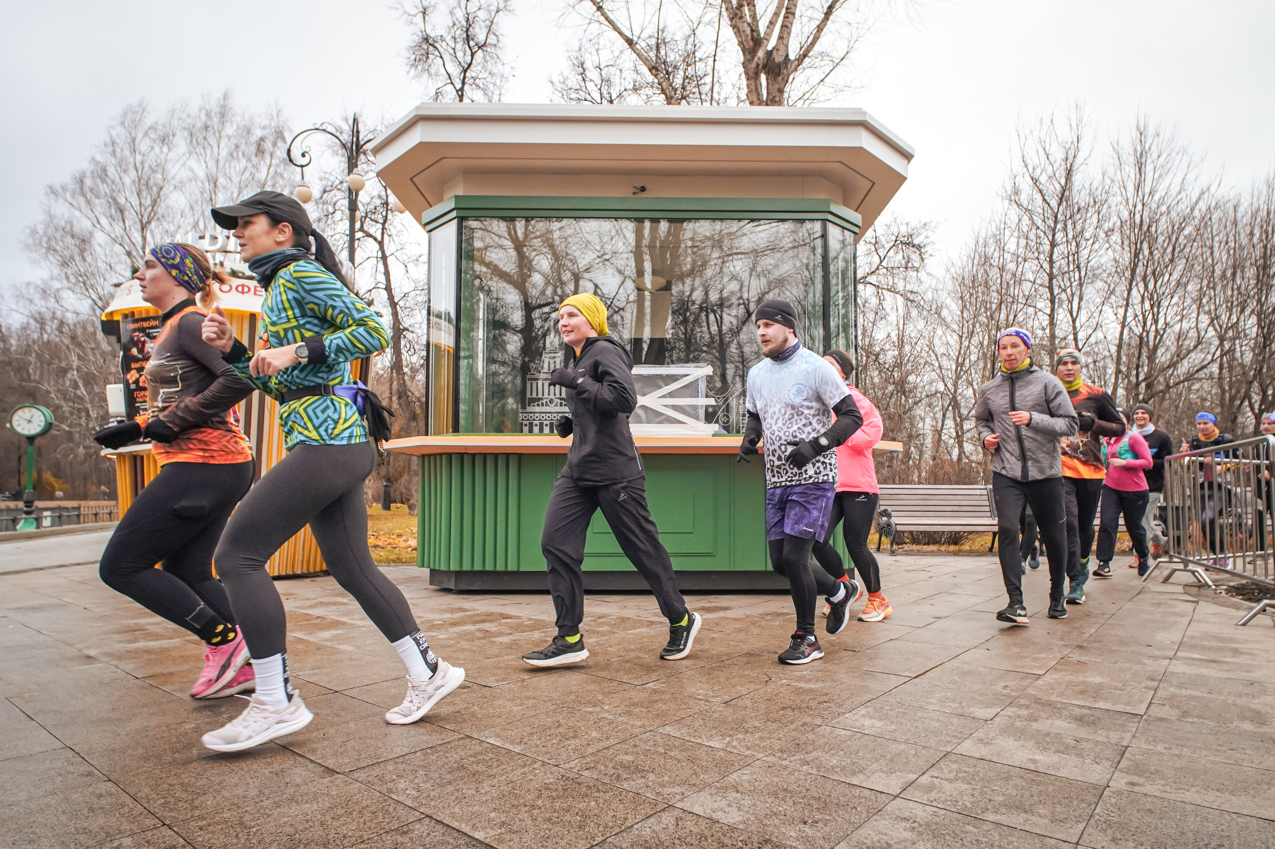 #марафонудома #яuzarun 2024 2-я петля, группа 6:30. Роман Капилюшов. Бег. Фото. Видео. г. Люберцы