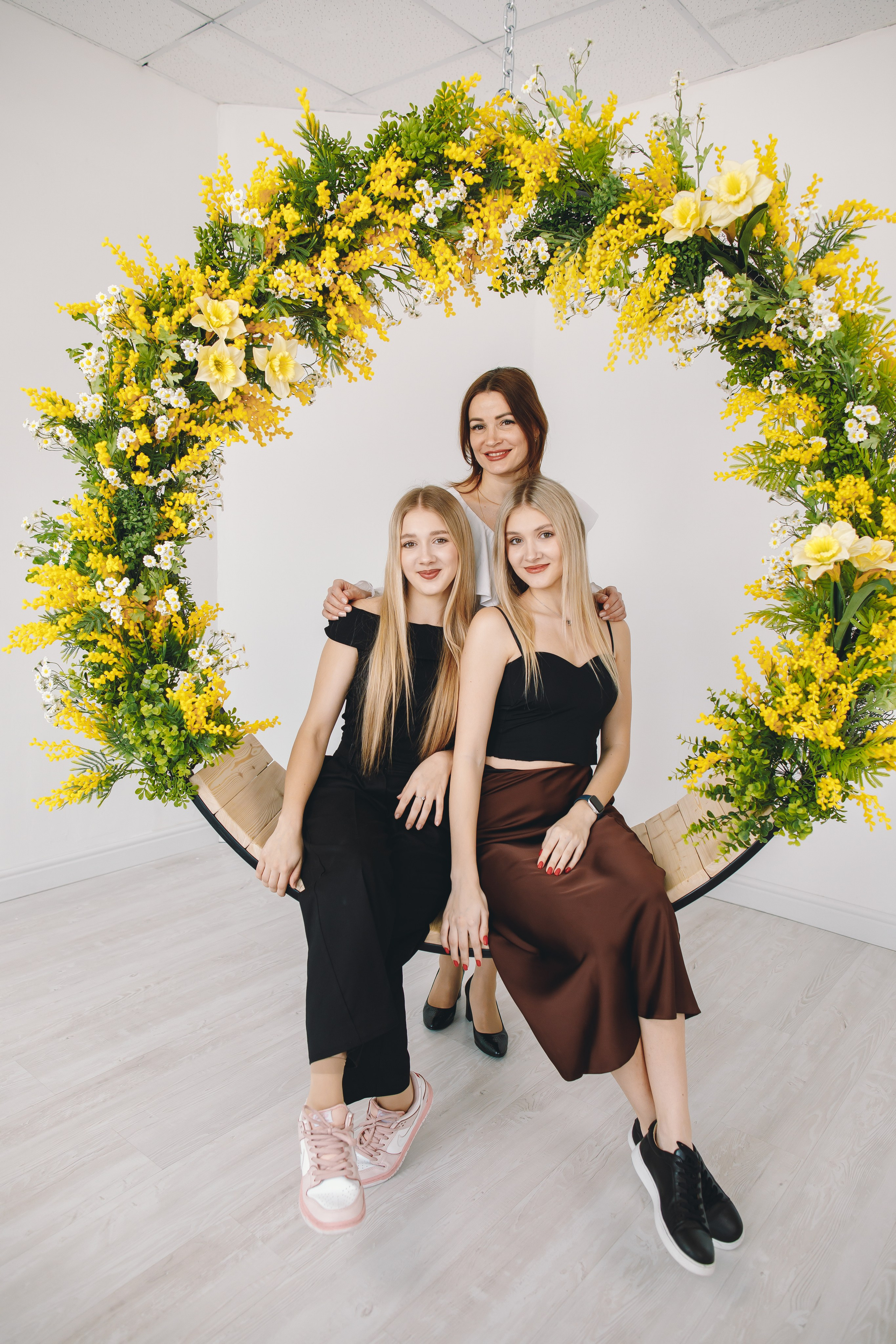 Мама и дочки. Фотограф в Абакане Николай Окунев