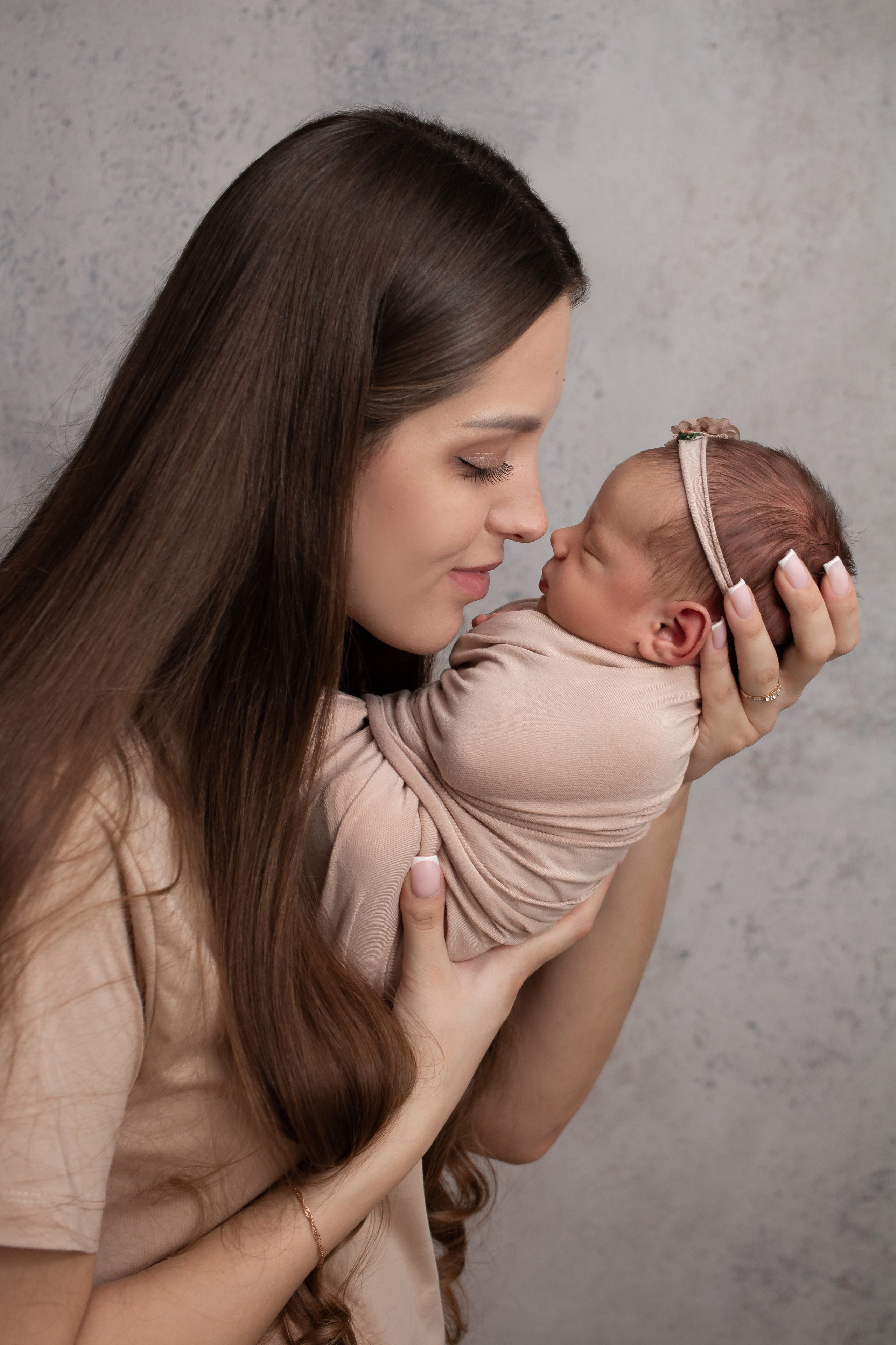 Кадры малыша с родителями. Фотограф новорождённых Анапа Елена Кушнарь