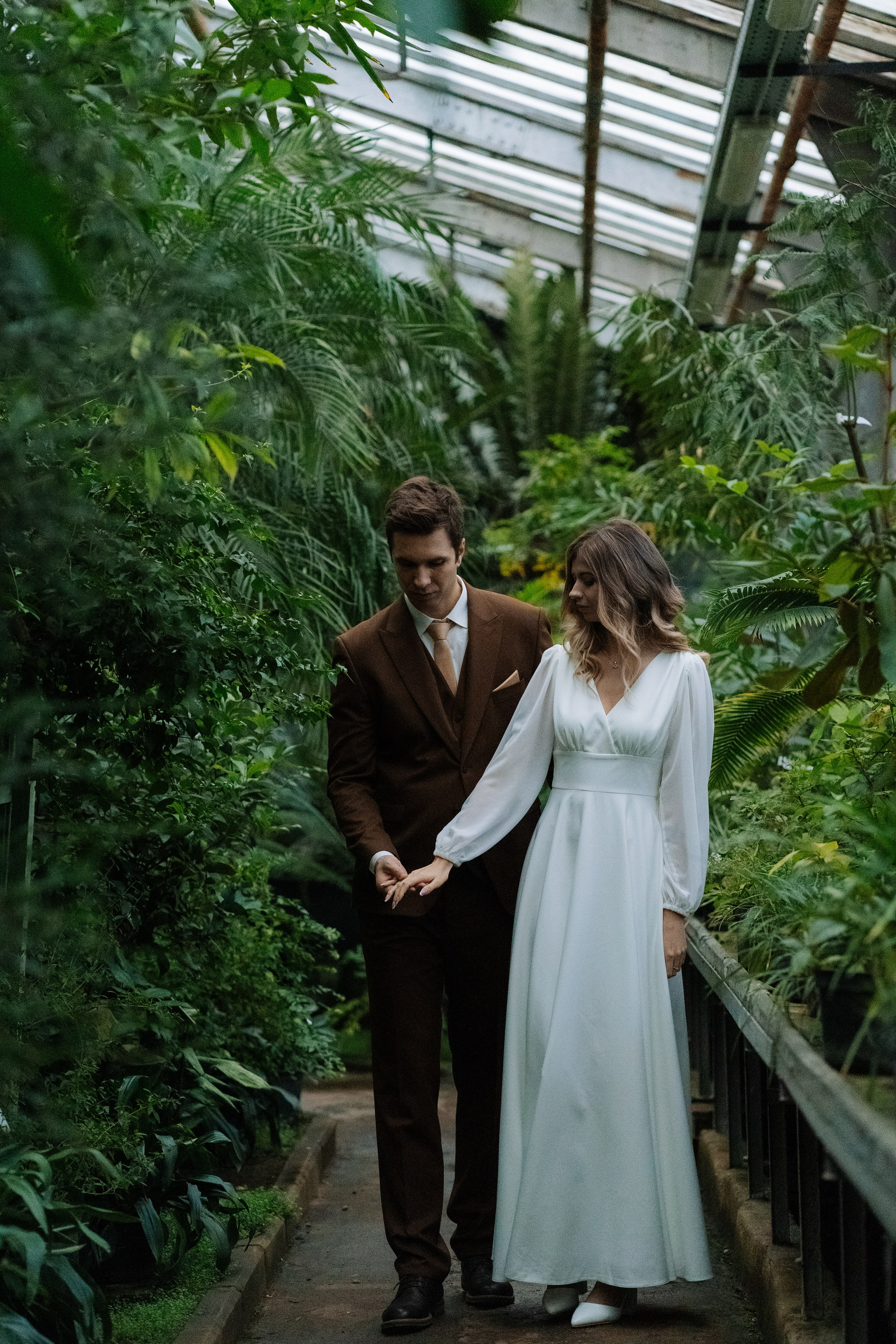 Свадебная фотосессия в оранжерее, Москва. Свадебный фотограф в Москве Анна Полушина