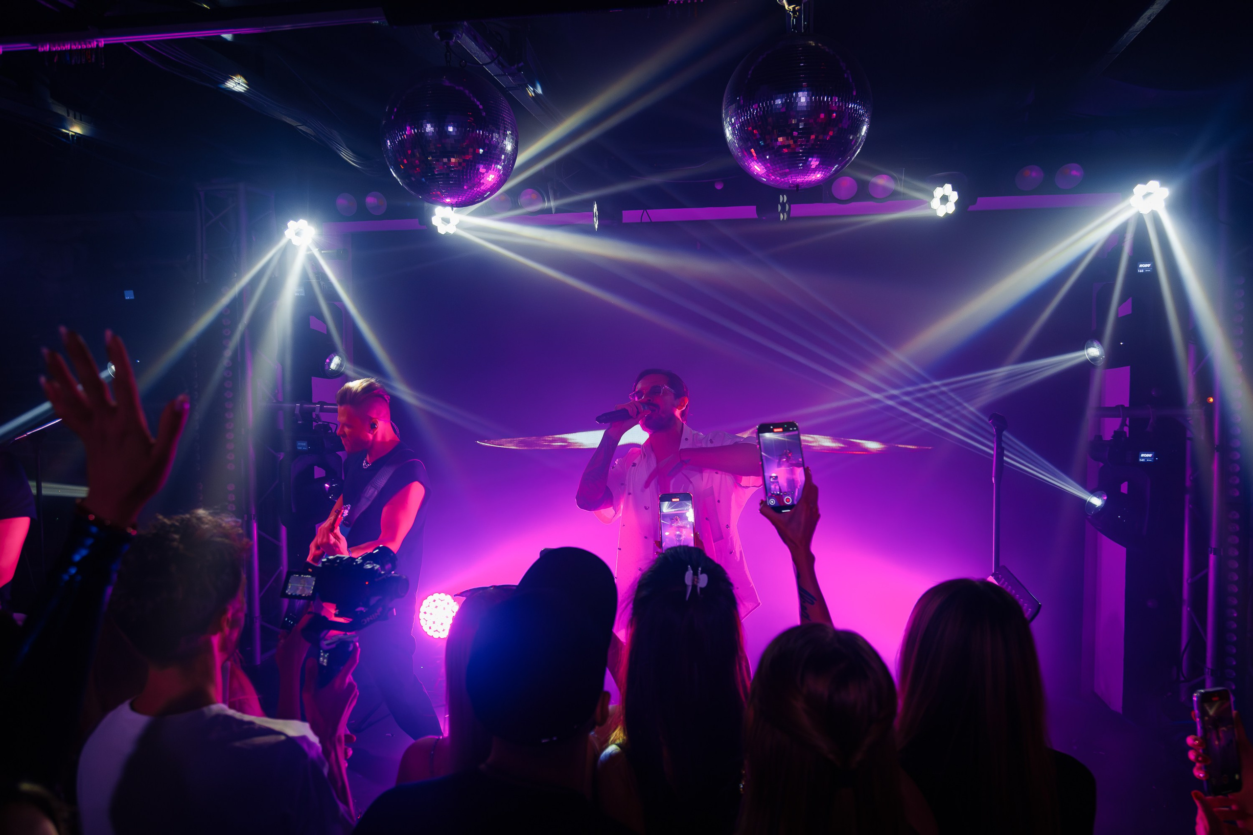 «МИША МАРВИН"_Чайка на пляже_Ялта_14.06.2025. Аминов Руслан | Фотограф