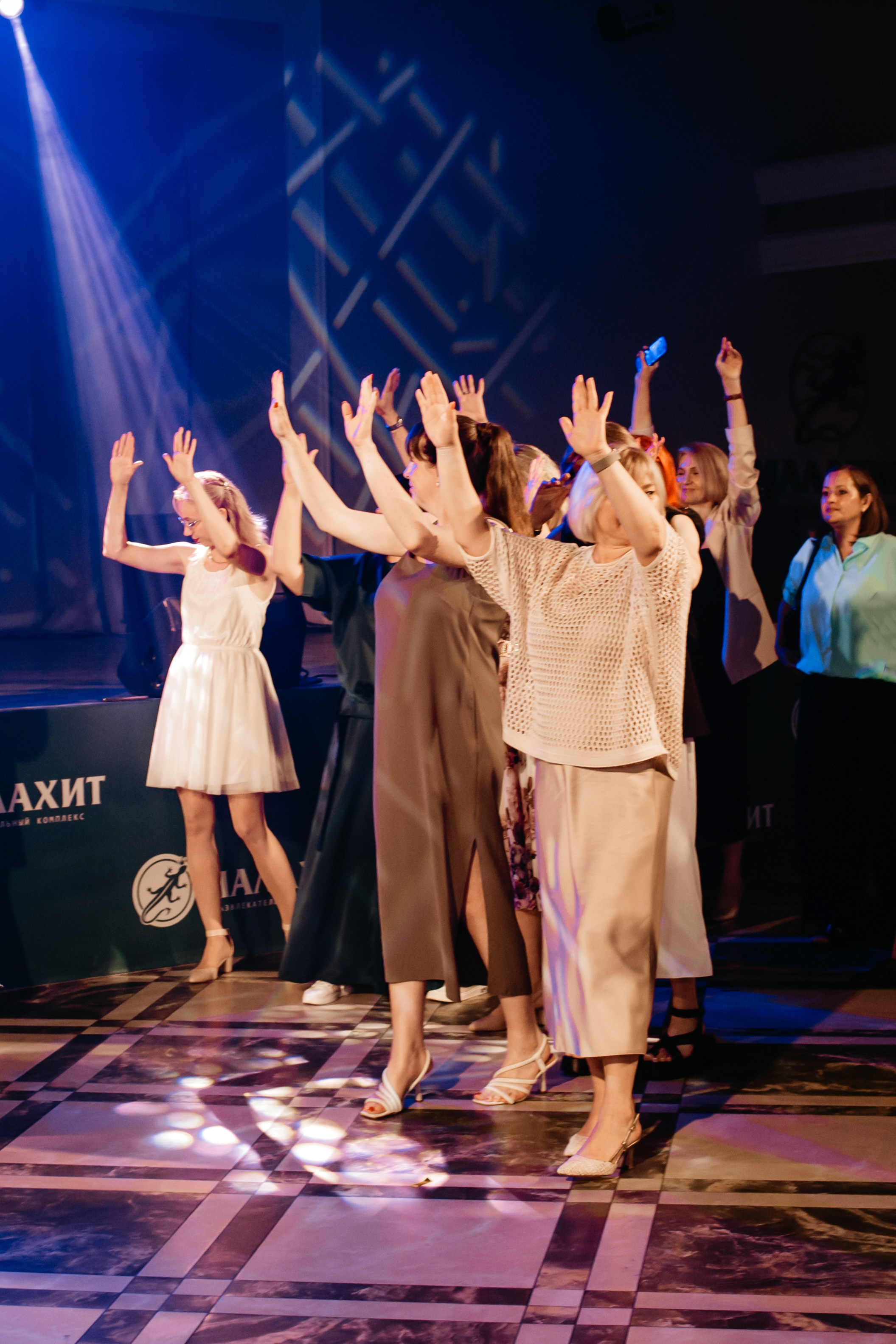 Выпускной 2025 (9класс) 124 школа. Фотограф в Челябинске Ополихина Анна