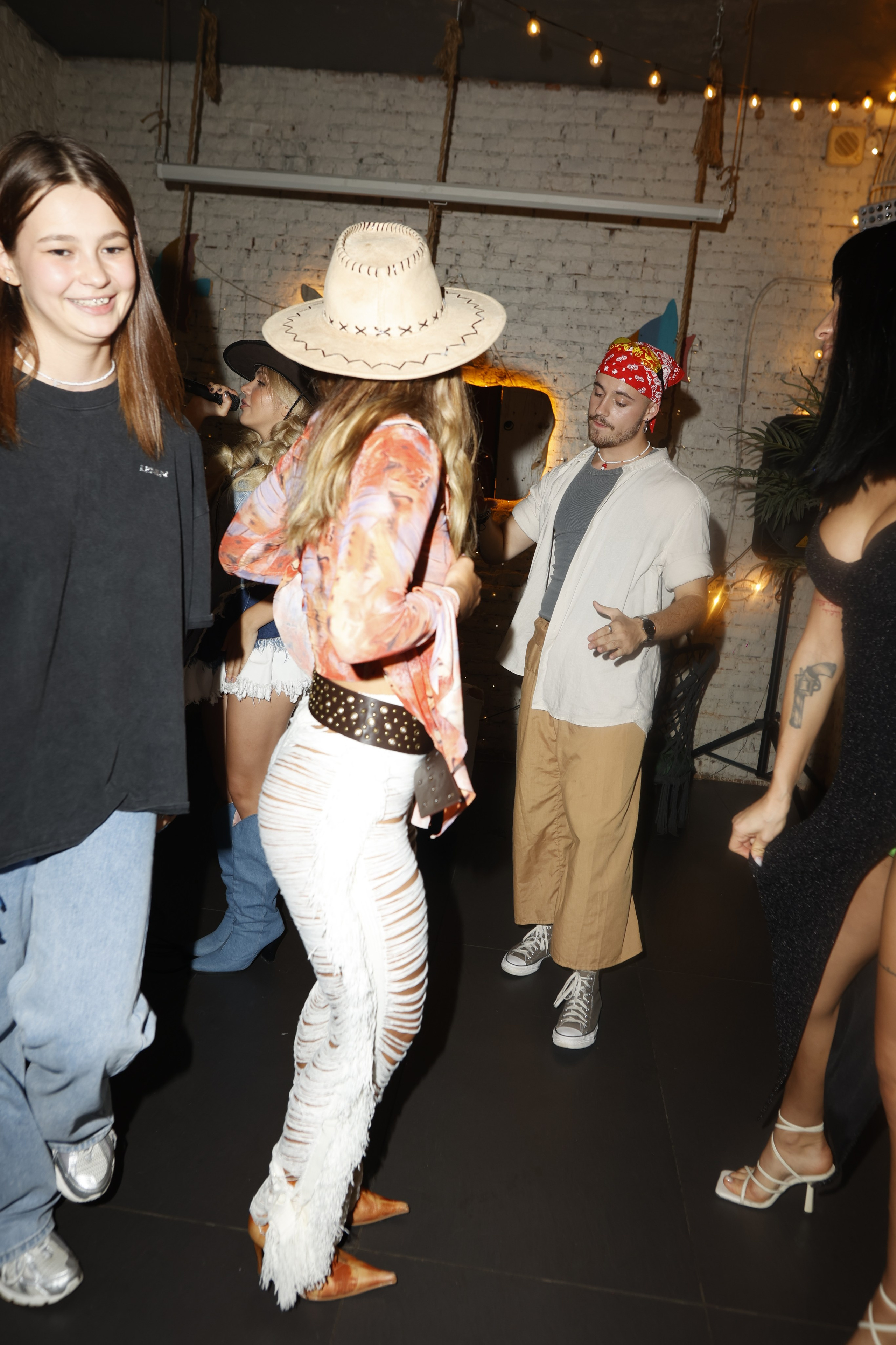 ГЕРМАН ГЛАСС. Nikolskayasecular