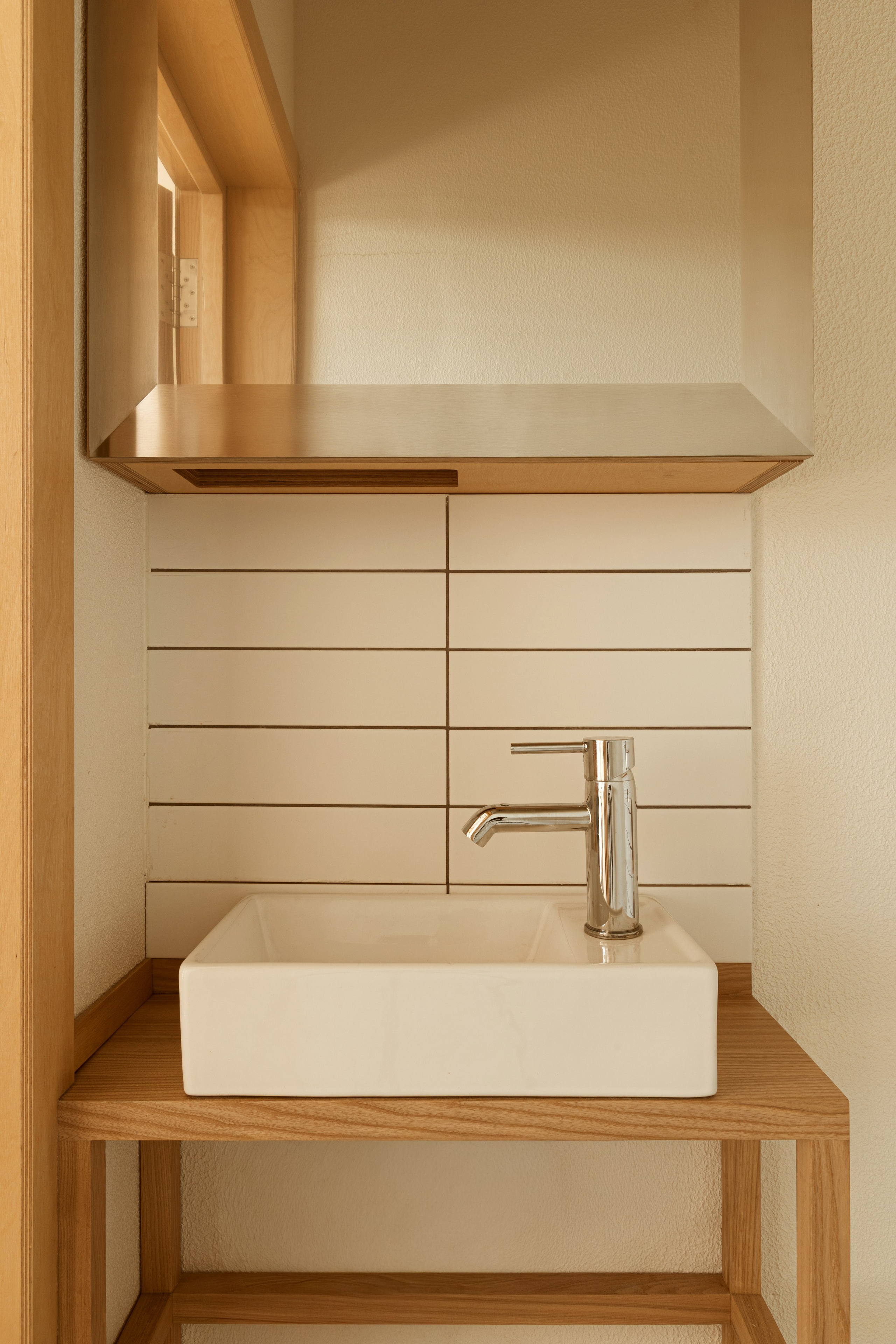 Модернистское кафе-пиццерия на природе: проект FruitDesign с акцентом на созерцание. Интерьерный фотограф в Нижнем Новгороде и Москве Владимир Гудков