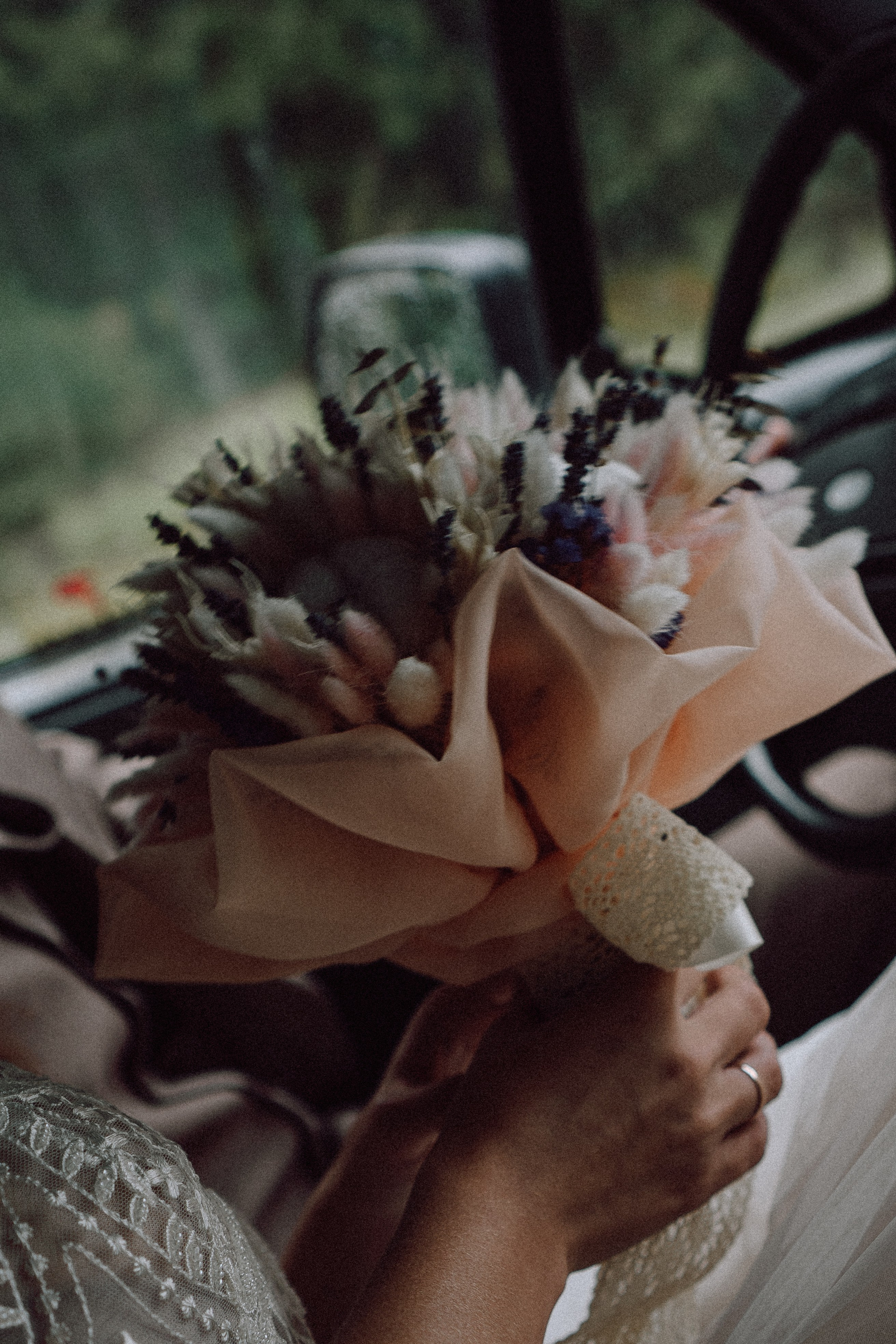 СВАДЕБНАЯ ФОТОСЕССИИЯ ПАРЫ В ГОРОДЕ ПРИОЗЕРСК В СОСНОВОМ ЛЕСУ И С ПИКАПОМ. Профессиональный фотограф, Санкт-Петербург — Виктория Богомолова