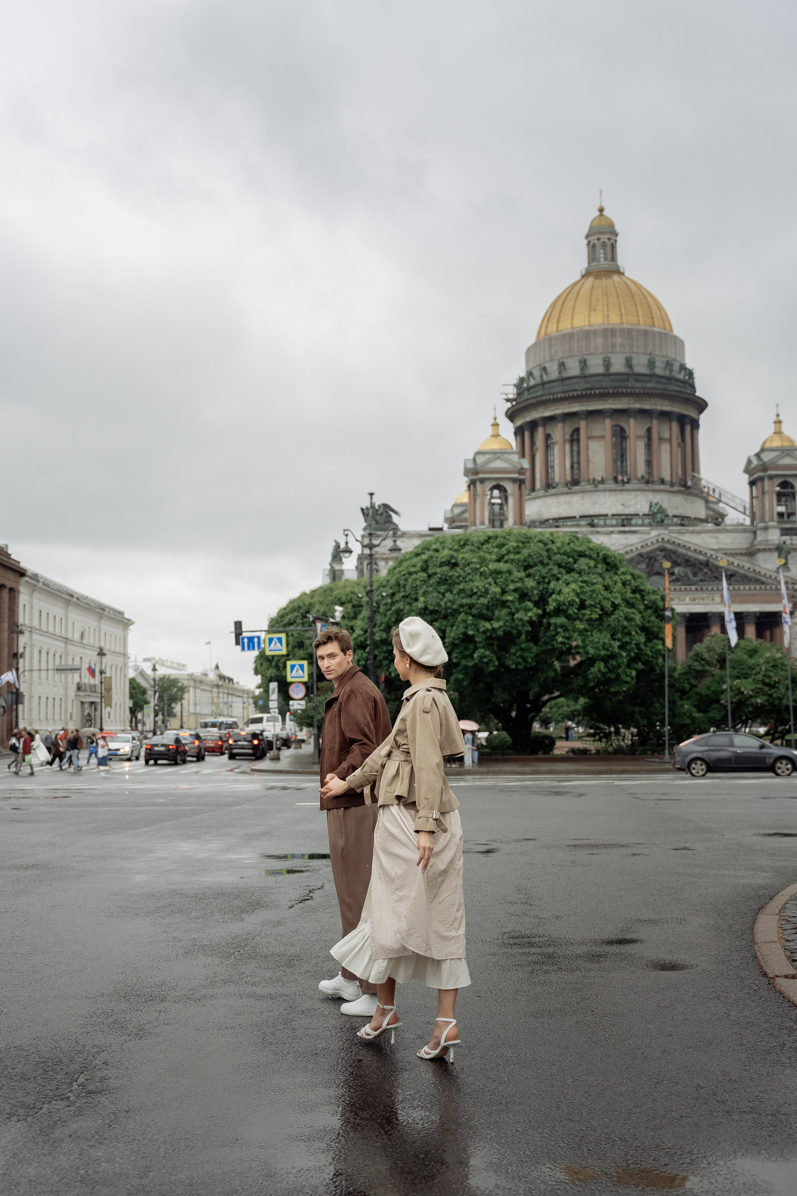 Двое под одним зонтом