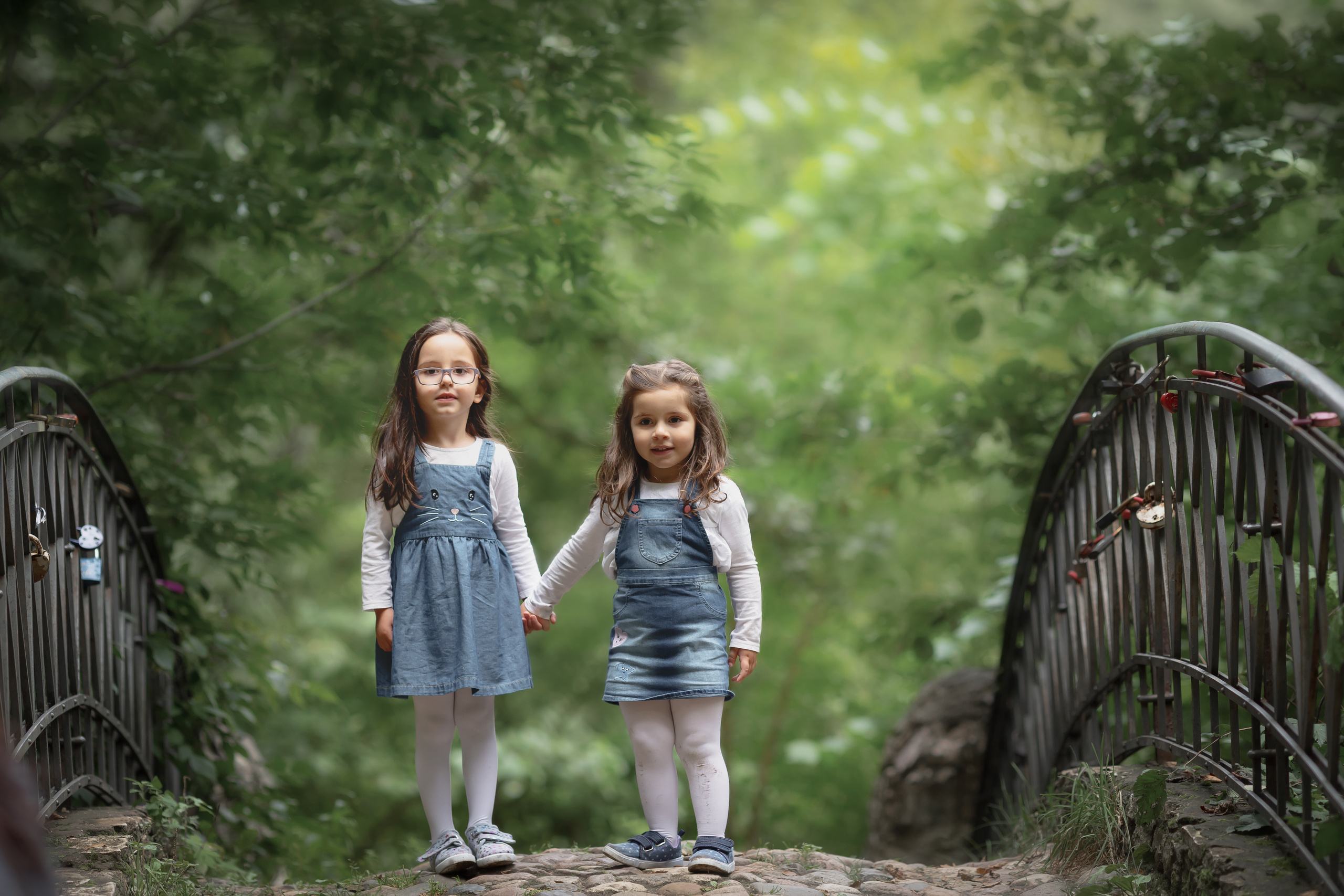 Лейла и Эсмира. Сестры на прогулке. Актерское и модельное портфолио. Фотограф в Москве Екатерина Коломеец