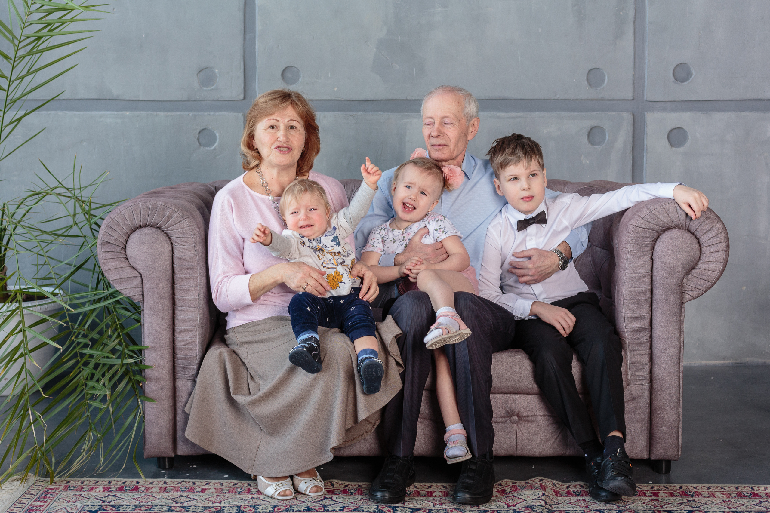 Съемка большой семьи в фотостудии Main. Свадебный и семейный фотограф в Новосибирске Ирина Дорошкова