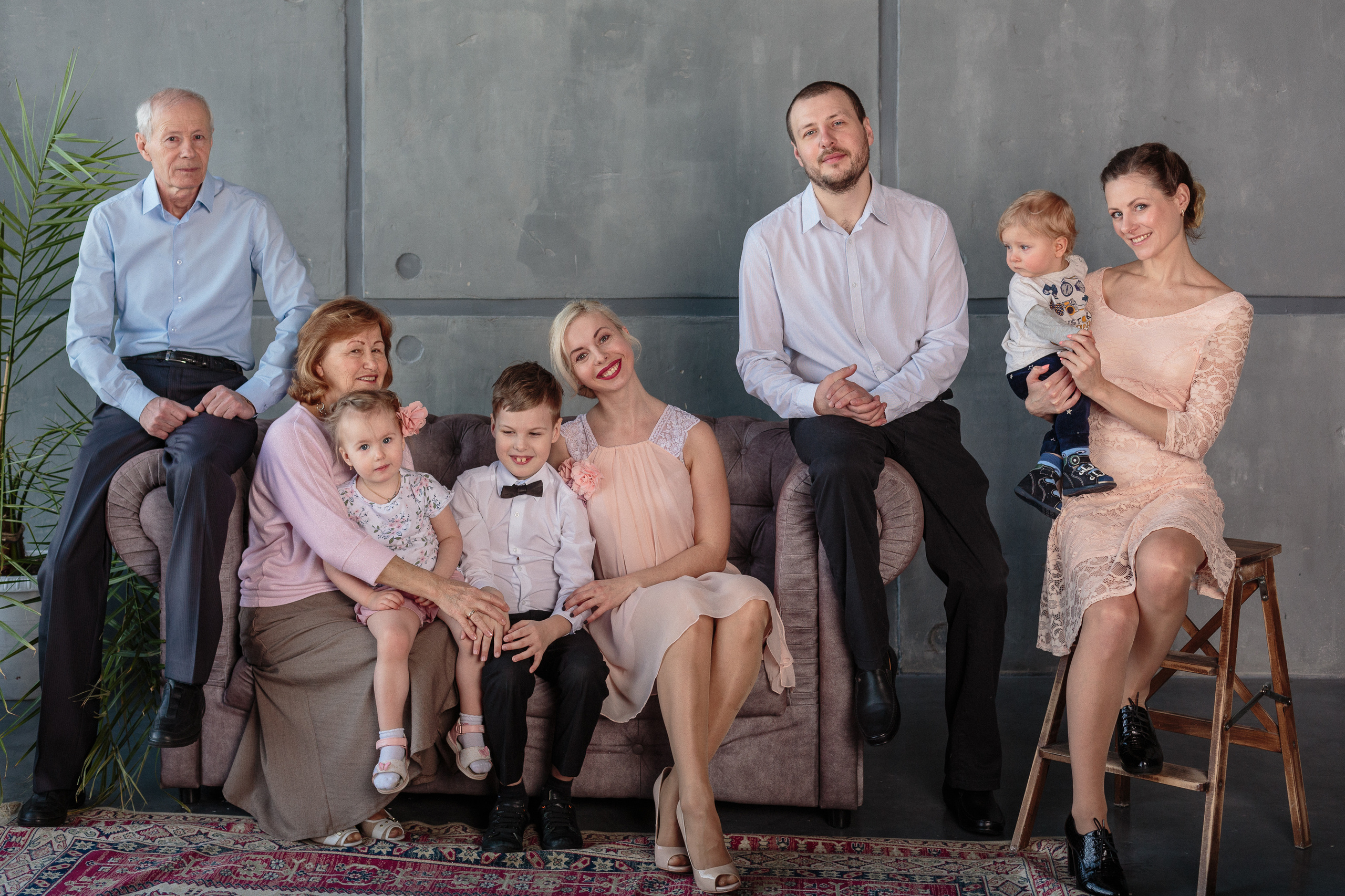 Съемка большой семьи в фотостудии Main. Свадебный и семейный фотограф в Новосибирске Ирина Дорошкова