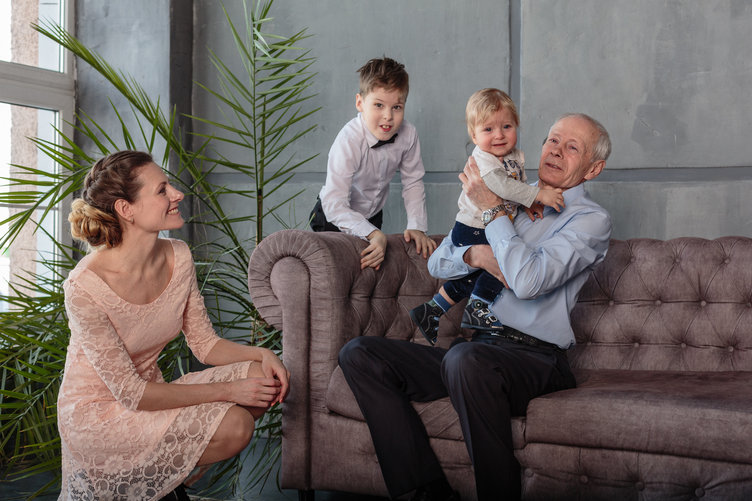 Съемка большой семьи в фотостудии Main. Свадебный и семейный фотограф в Новосибирске Ирина Дорошкова