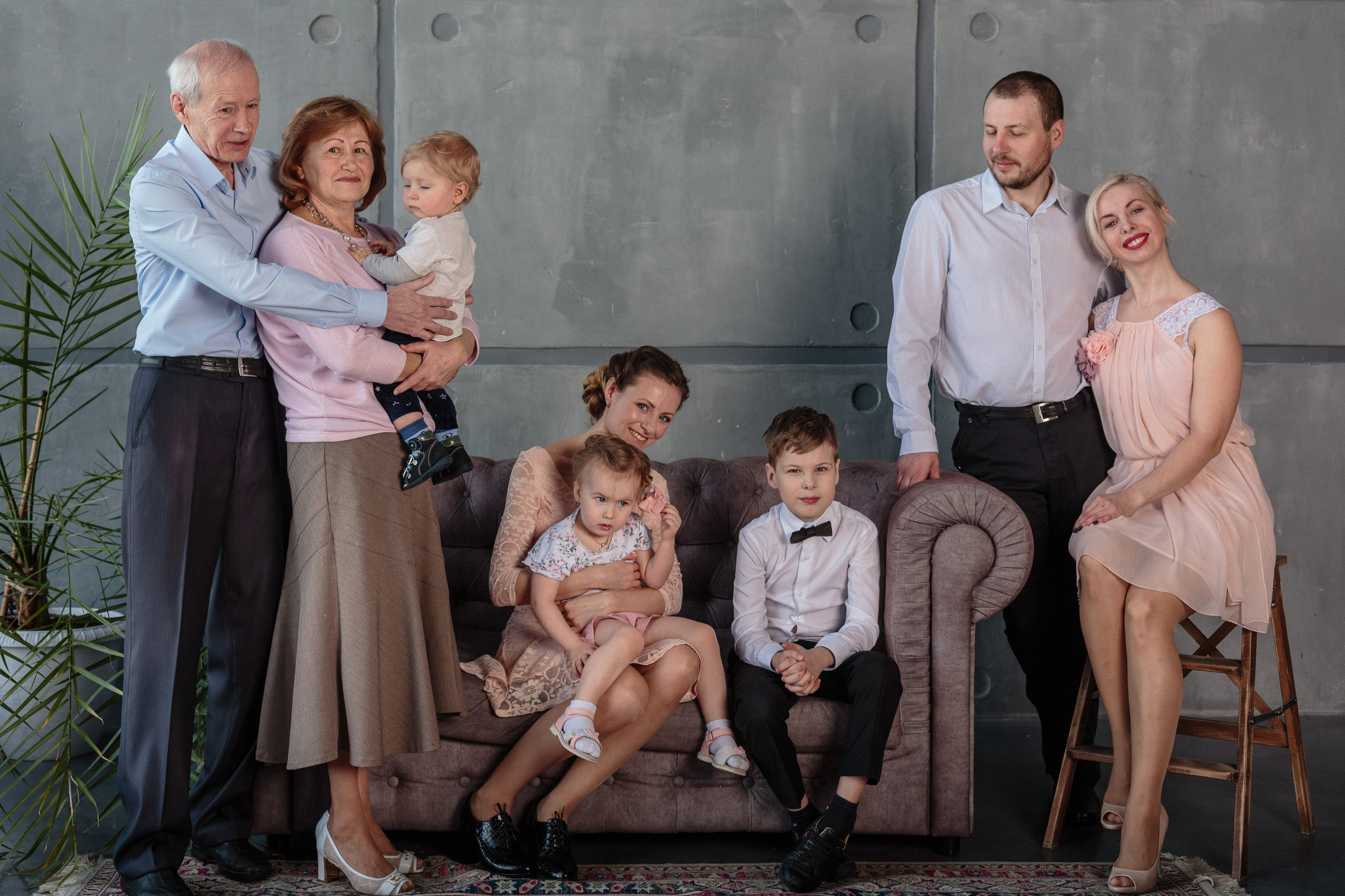 Съемка большой семьи в фотостудии Main. Свадебный и семейный фотограф в Новосибирске Ирина Дорошкова