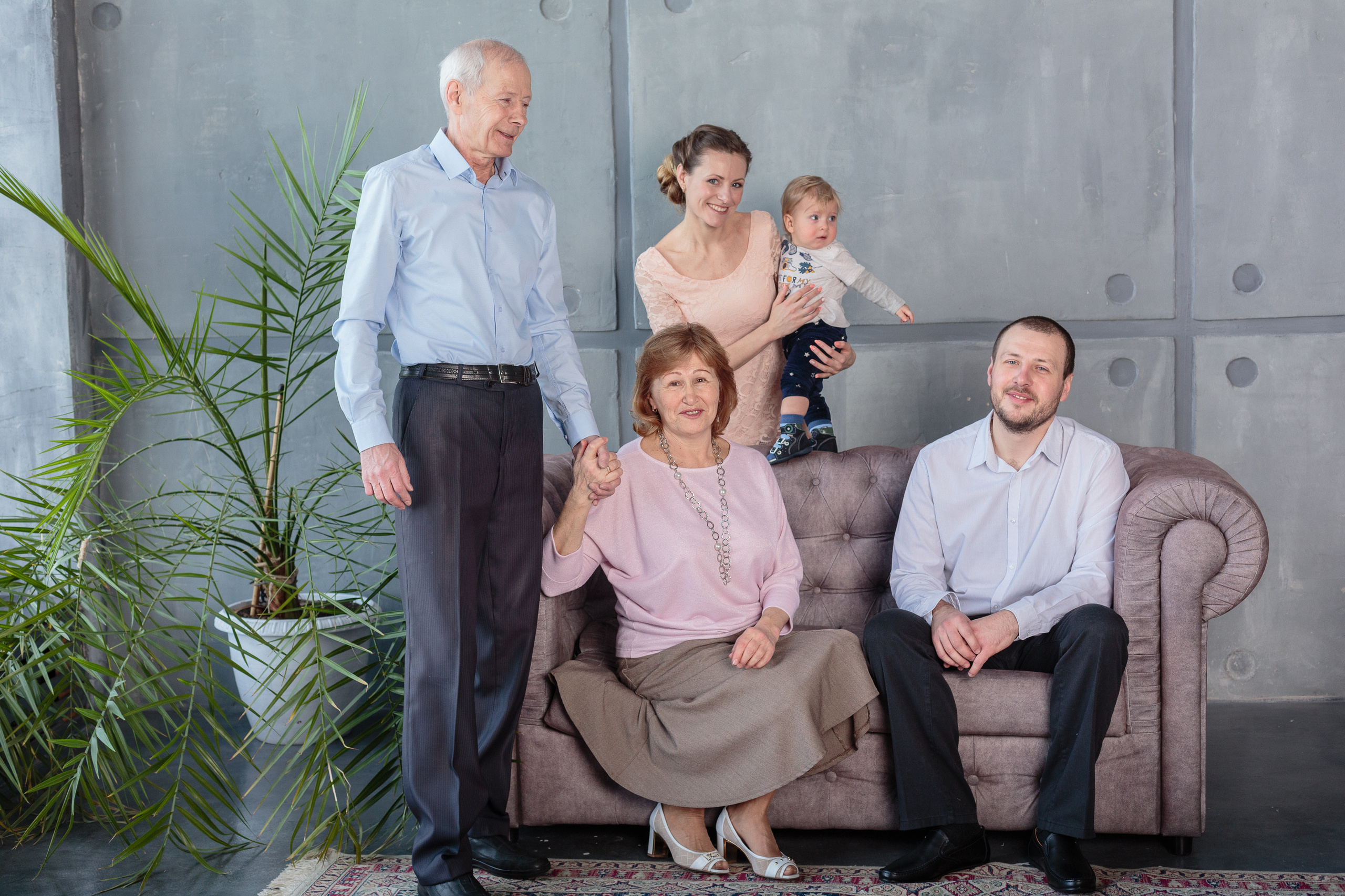 Съемка большой семьи в фотостудии Main. Свадебный и семейный фотограф в Новосибирске Ирина Дорошкова