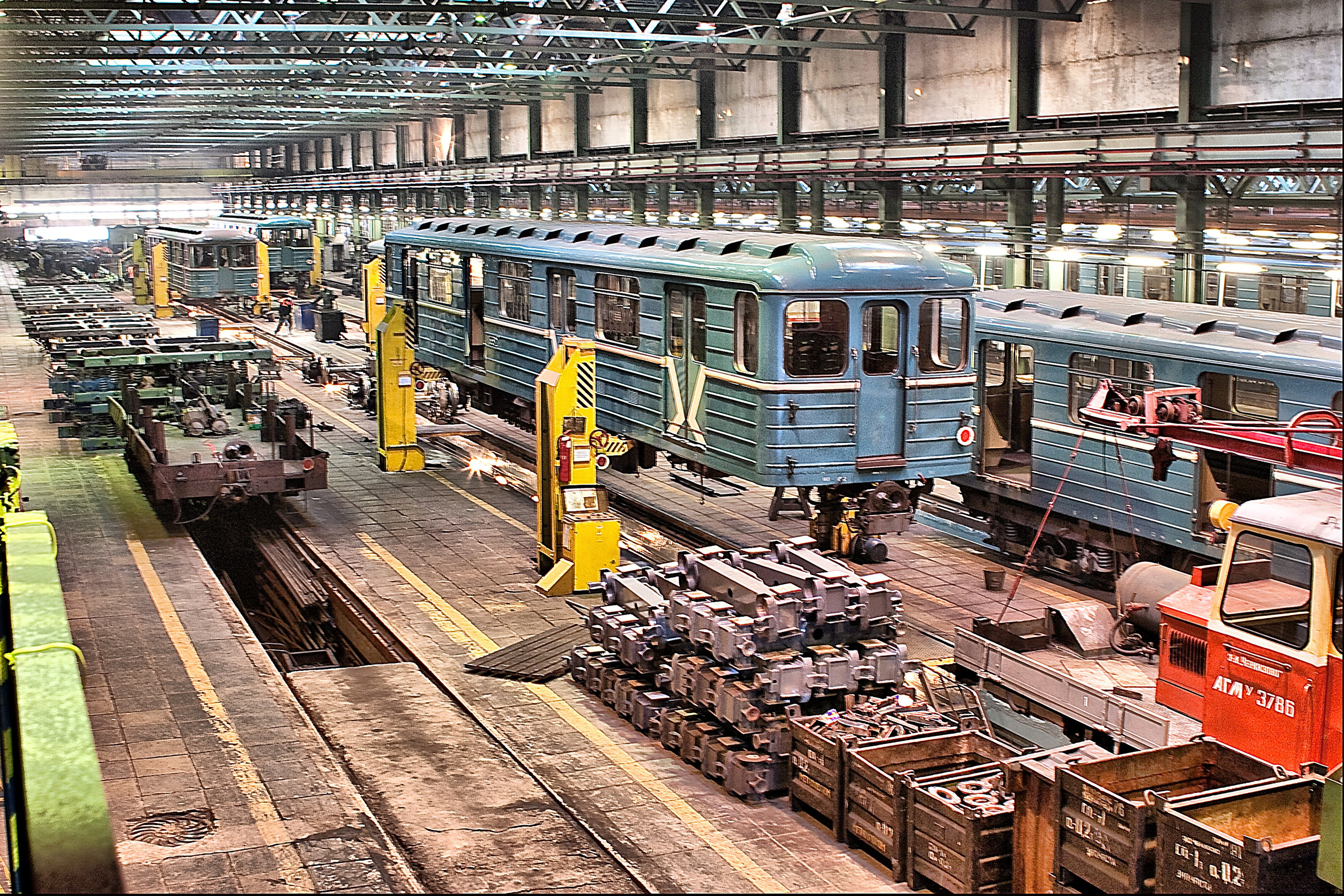 Место где чинят поезда. Электродепо «Черкизово», образца 2010 года. Илья Михачёв Фотограф ПРО людей